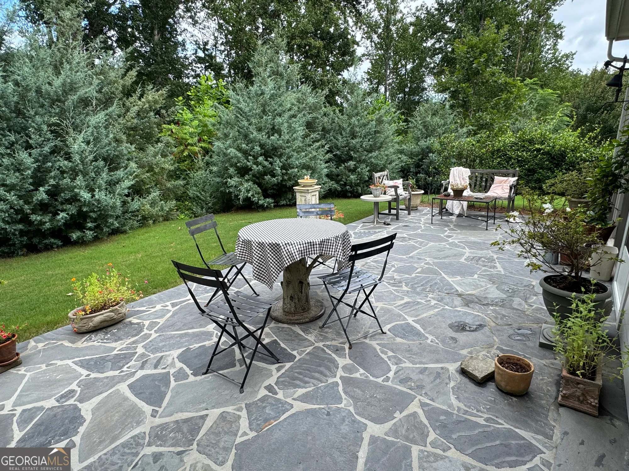 Property Slideshow image 5 of 39 | 5947 maple bluff way, Hoschton, GA, 30548