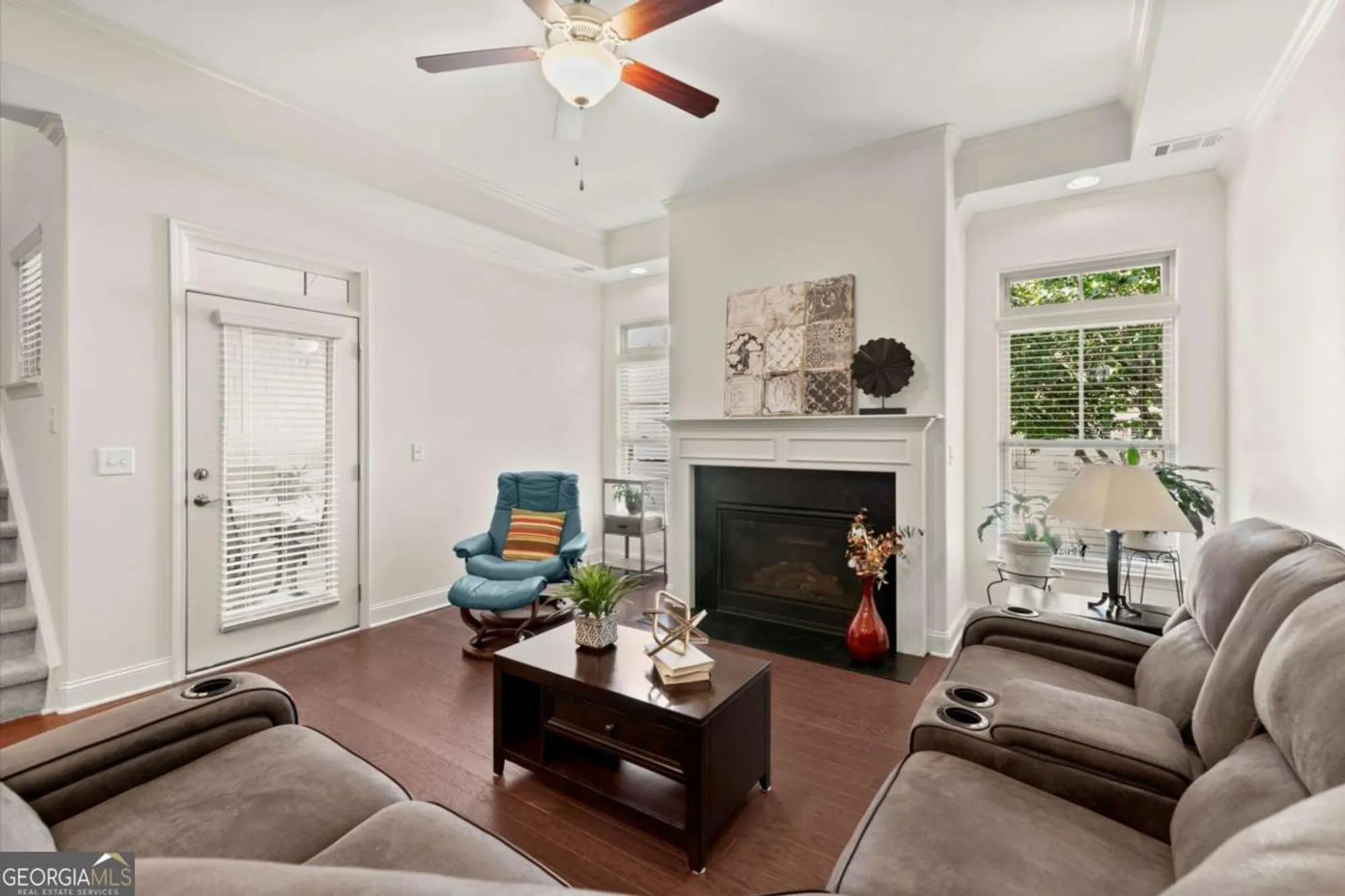 Property Slideshow image 18 of 47 | 2714 middlecreek way, Cumming, GA, 30041