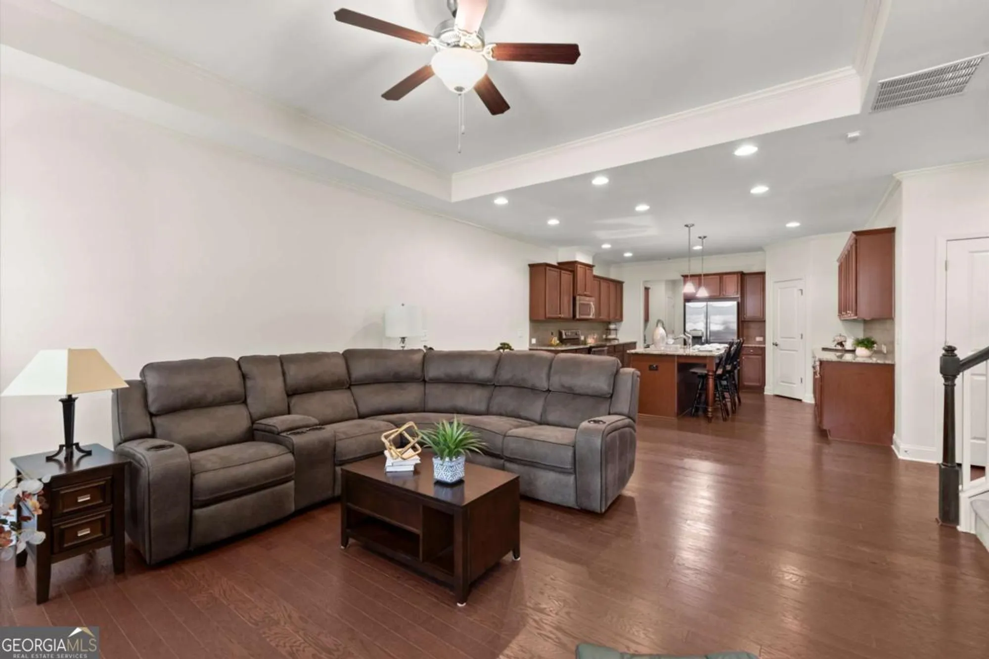 Property Slideshow image 19 of 47 | 2714 middlecreek way, Cumming, GA, 30041