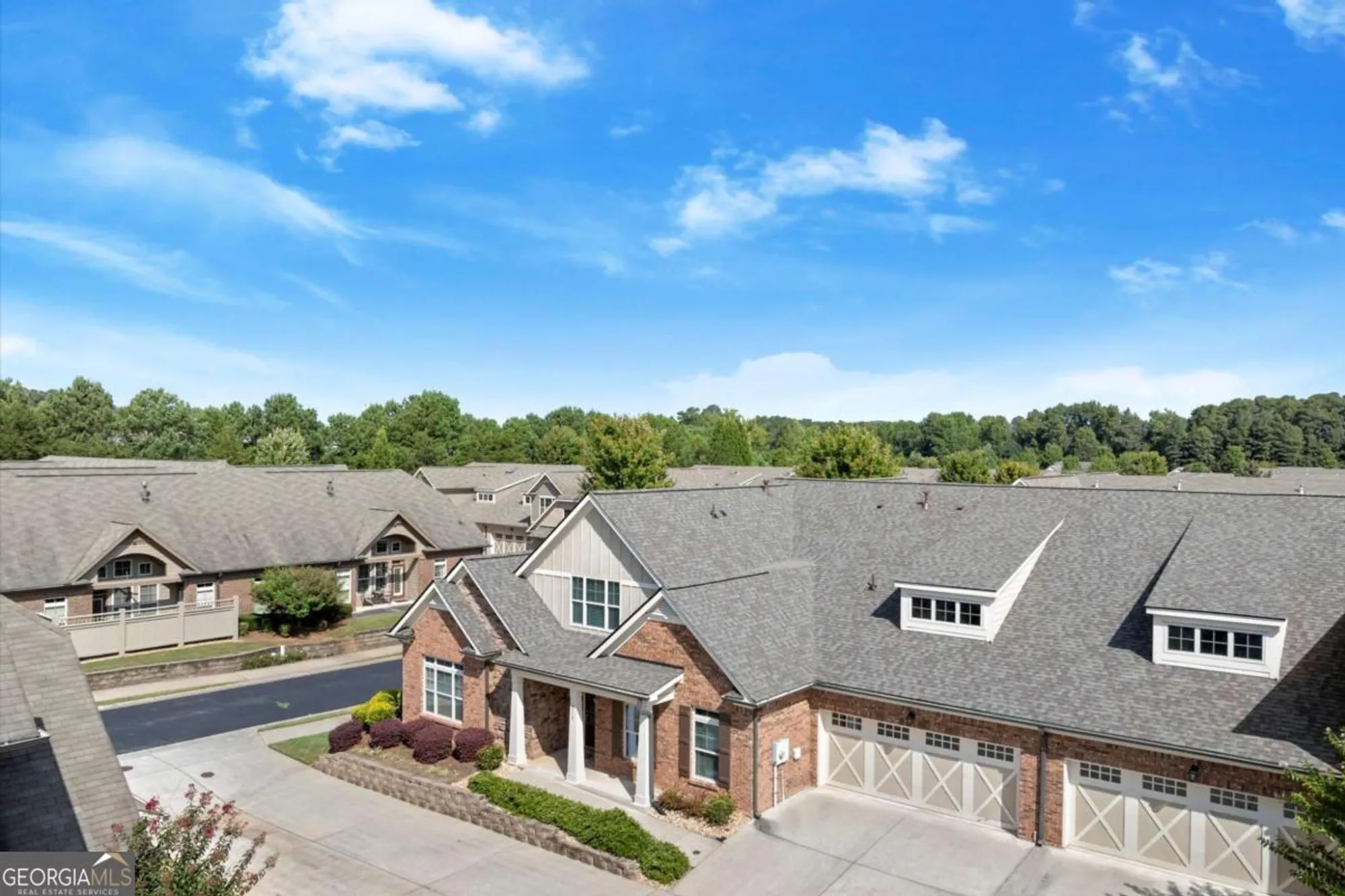 Property Slideshow image 35 of 47 | 2714 middlecreek way, Cumming, GA, 30041