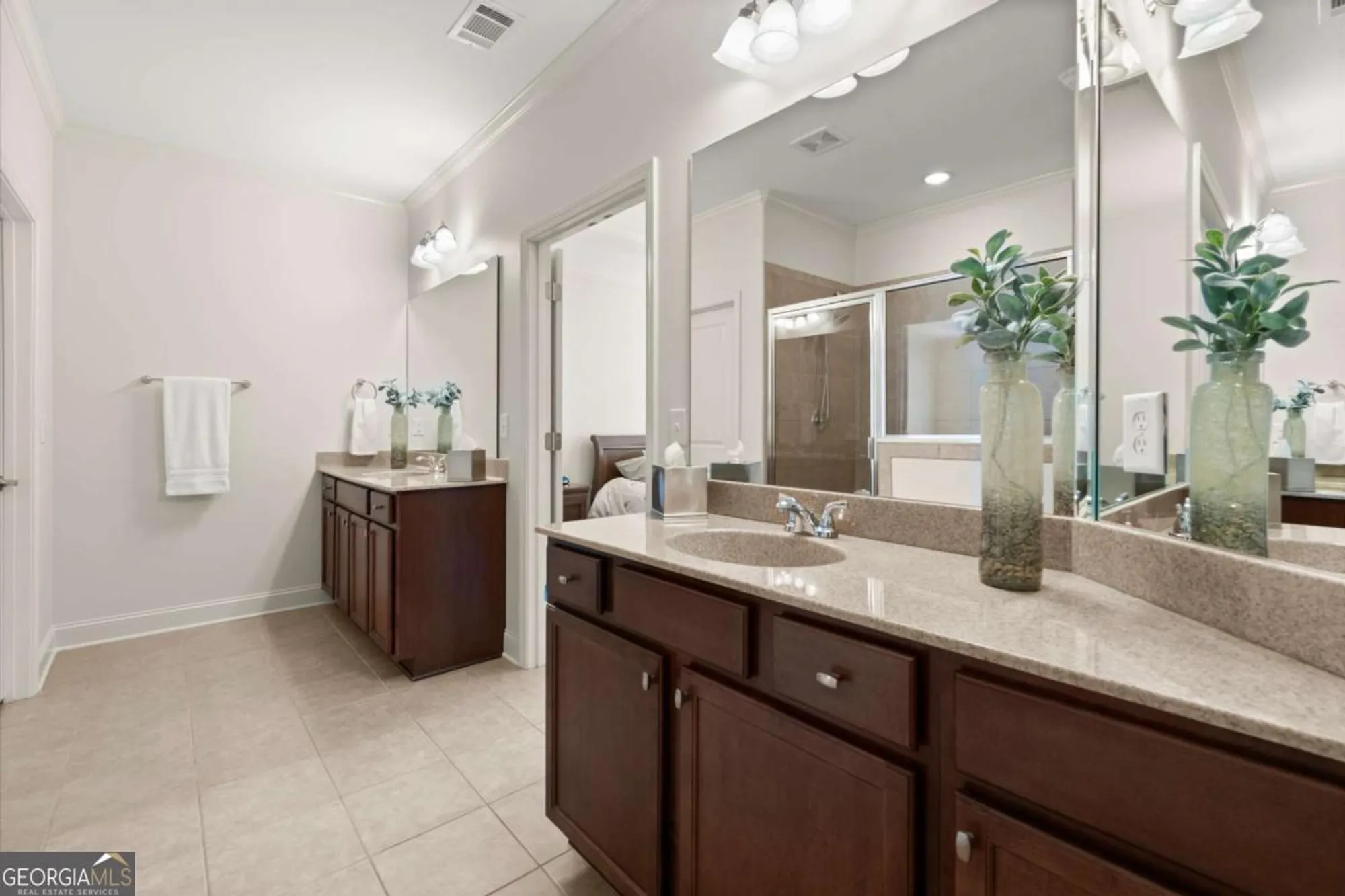 Property Slideshow image 13 of 47 | 2714 middlecreek way, Cumming, GA, 30041