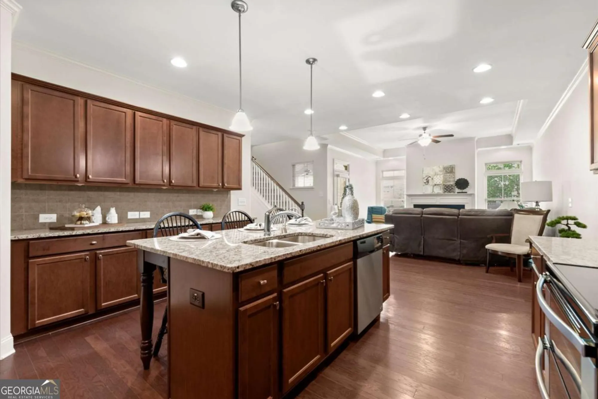 Property Slideshow image 22 of 47 | 2714 middlecreek way, Cumming, GA, 30041