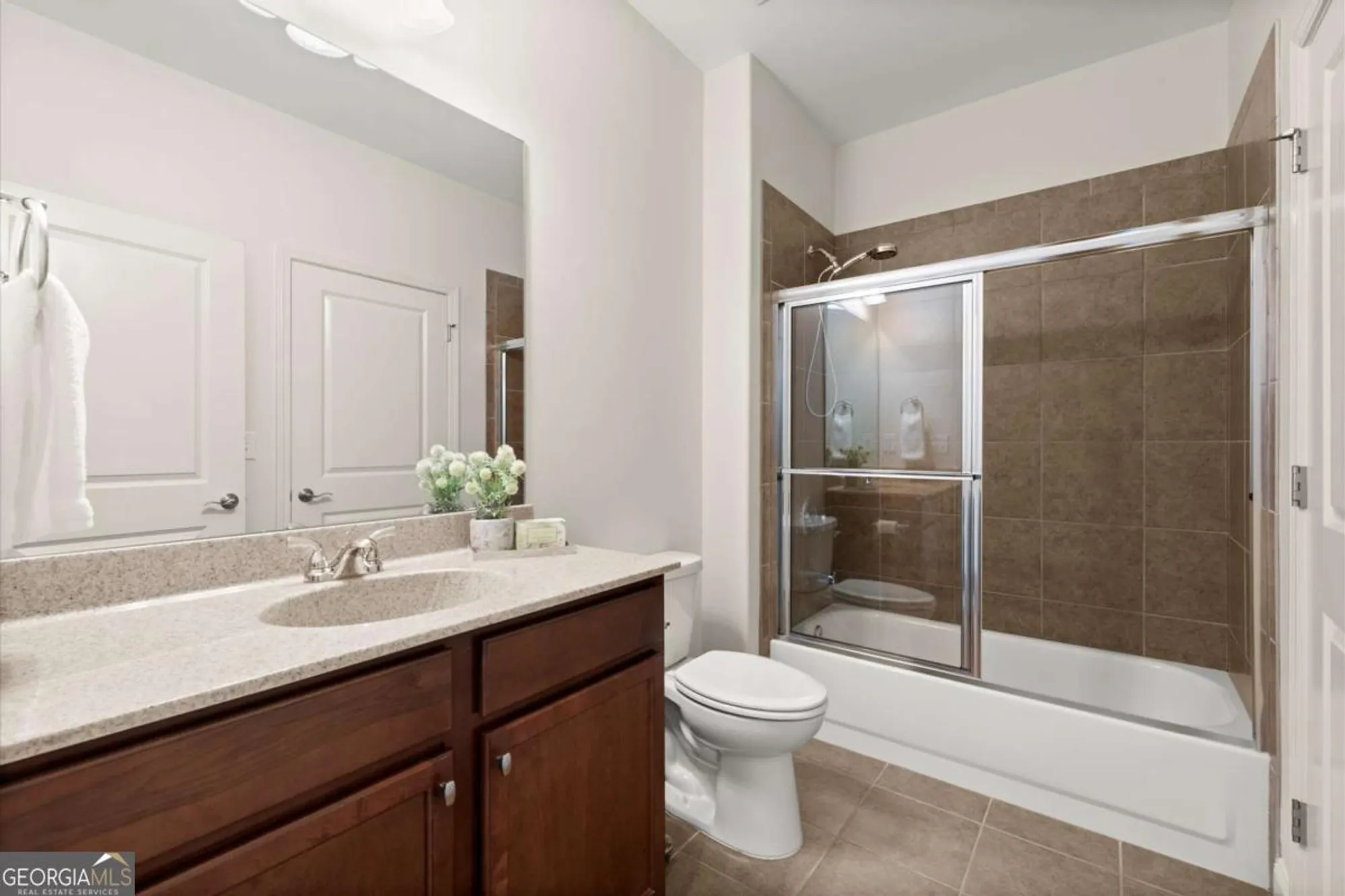 Property Slideshow image 7 of 47 | 2714 middlecreek way, Cumming, GA, 30041