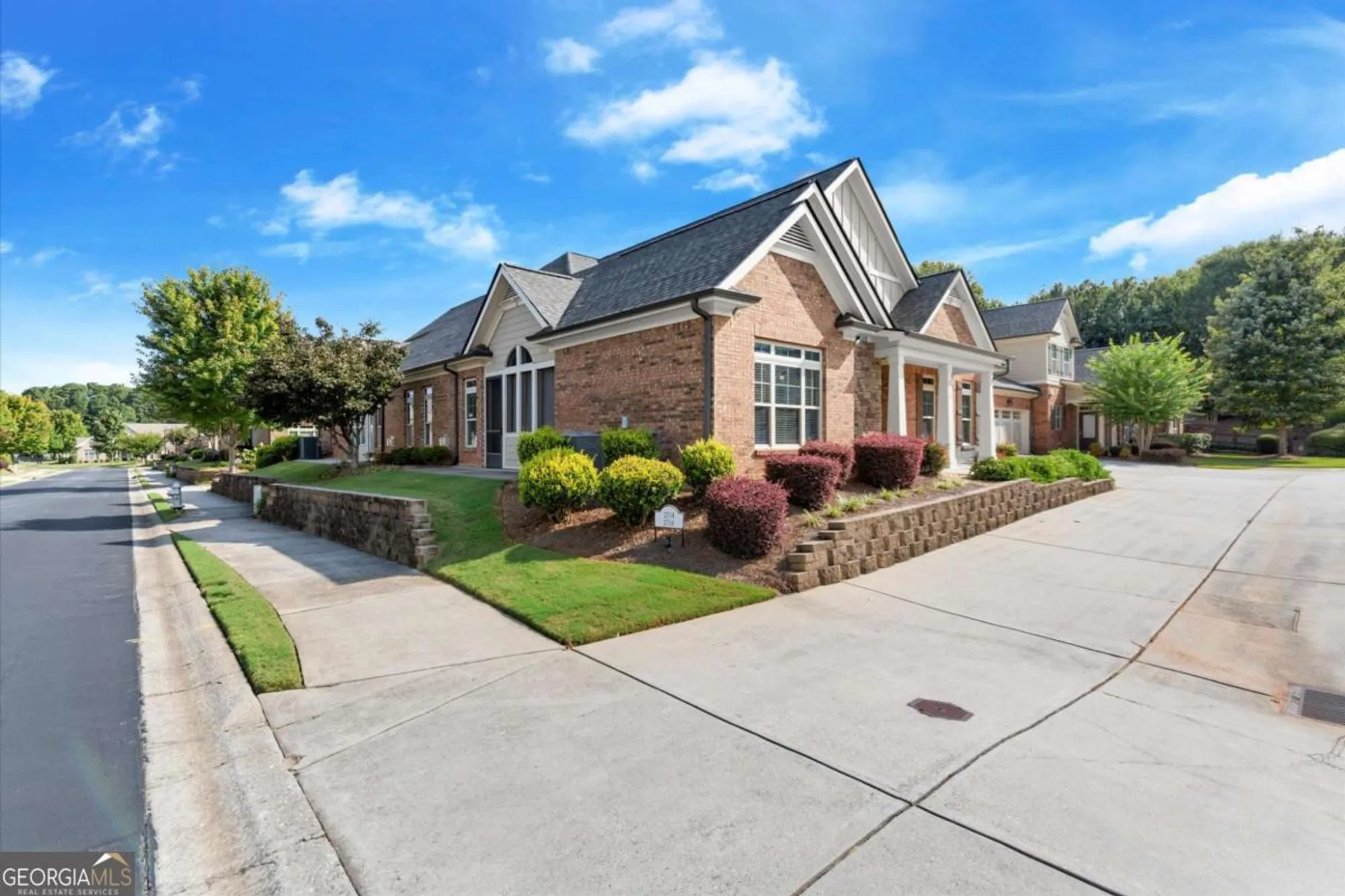 Property Slideshow image 36 of 47 | 2714 middlecreek way, Cumming, GA, 30041