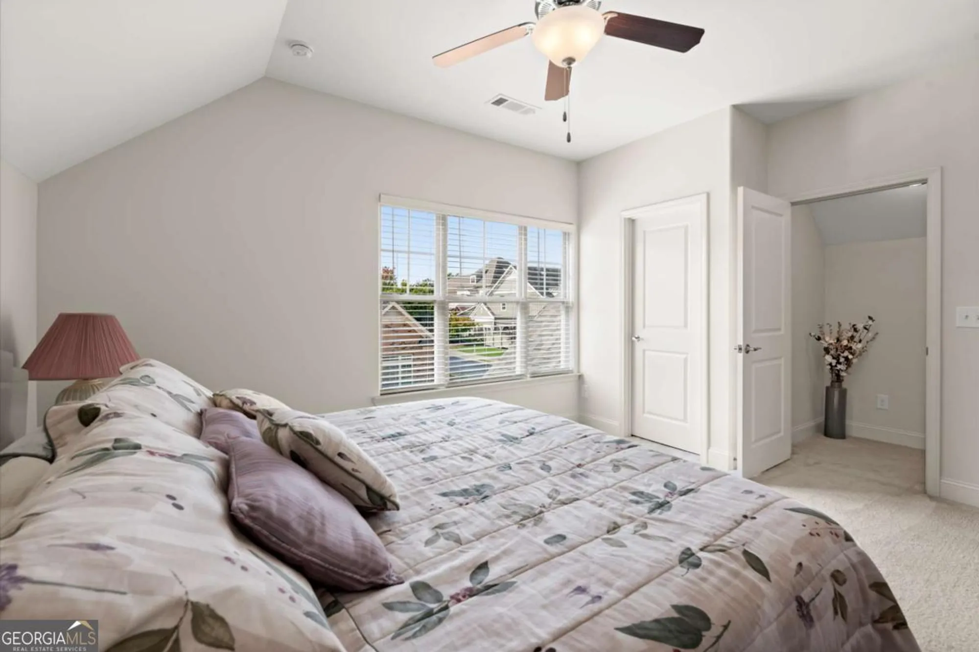 Property Slideshow image 30 of 47 | 2714 middlecreek way, Cumming, GA, 30041