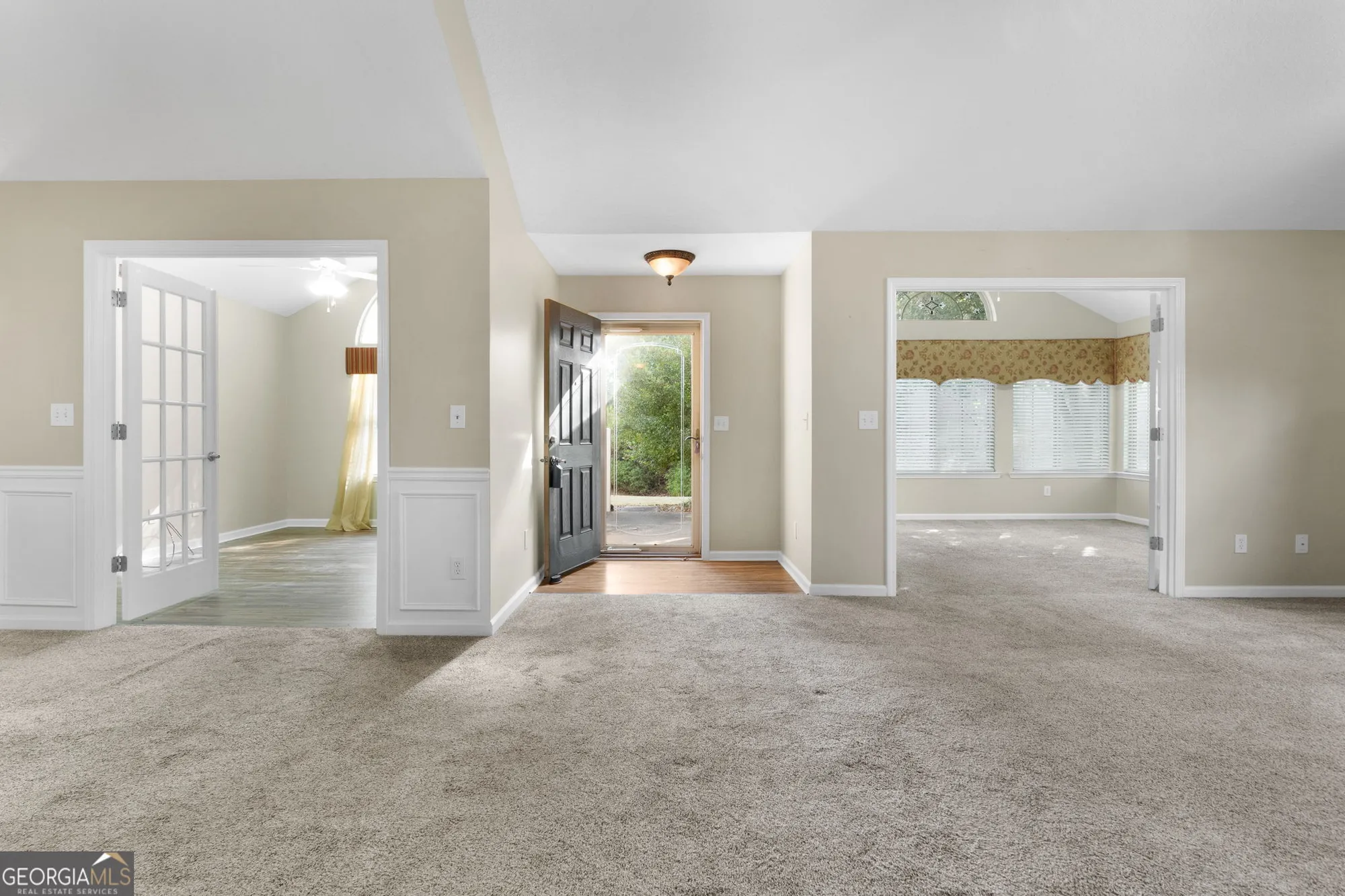 Property Slideshow image 4 of 53 | 227 fenwick cir # 227, Mcdonough, GA, 30253