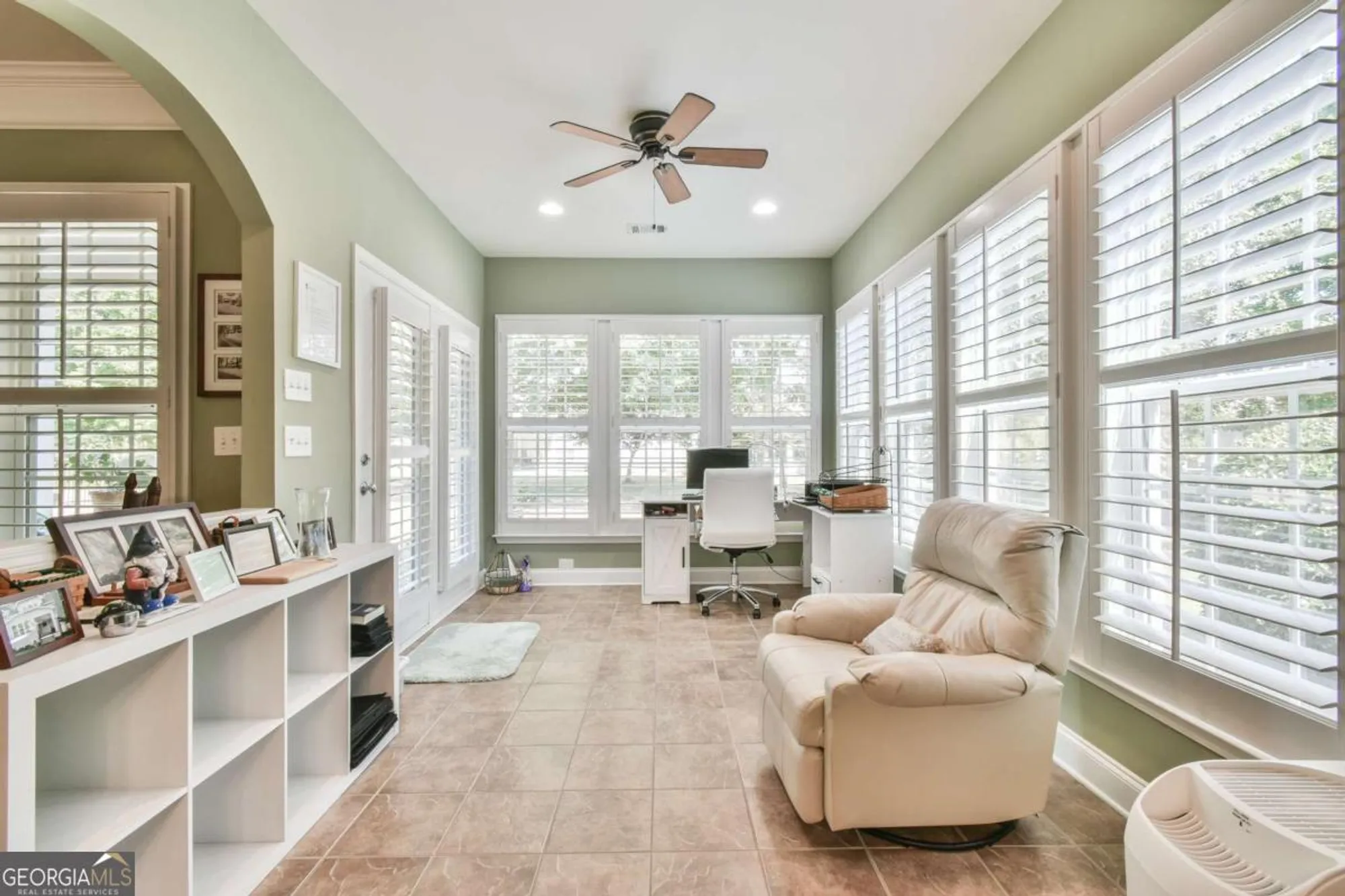 Property Slideshow image 13 of 30 | 5916 flagstone cir, Hoschton, GA, 30548