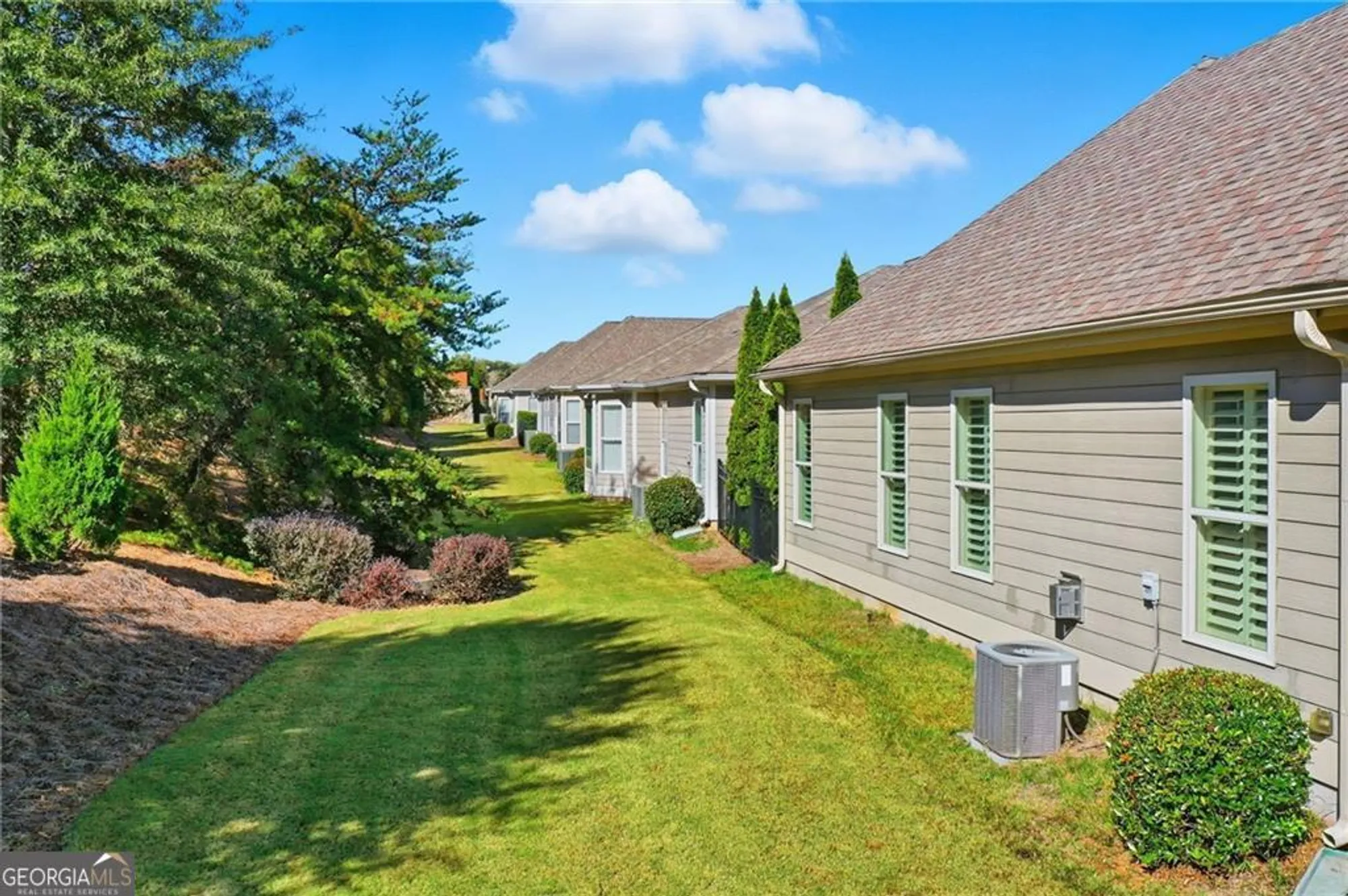 Property Slideshow image 33 of 44 | 126 heron xing, Woodstock, GA, 30188