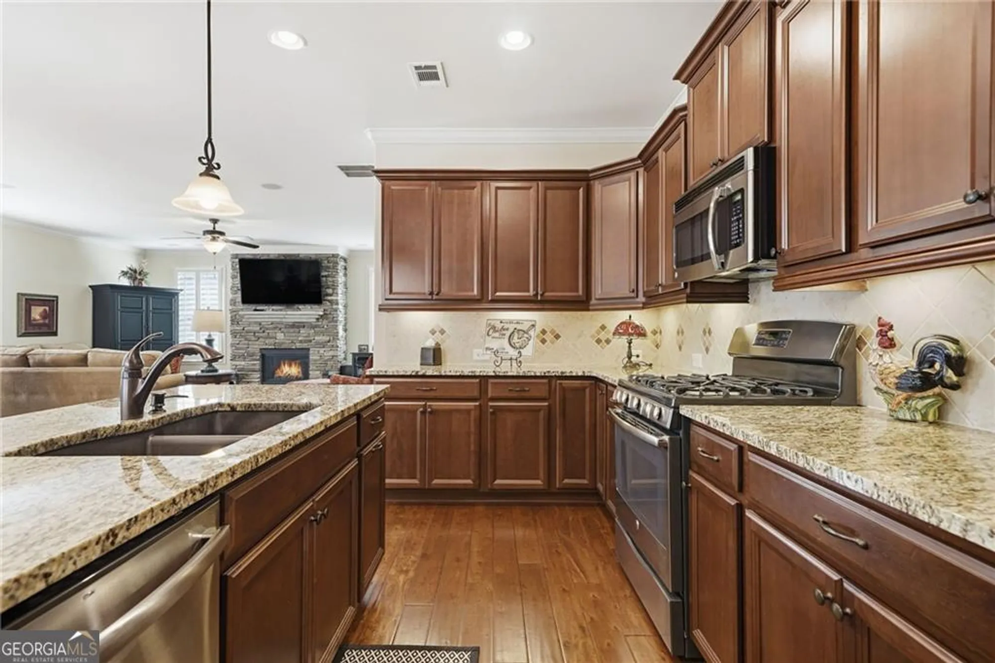 Property Slideshow image 17 of 44 | 126 heron xing, Woodstock, GA, 30188