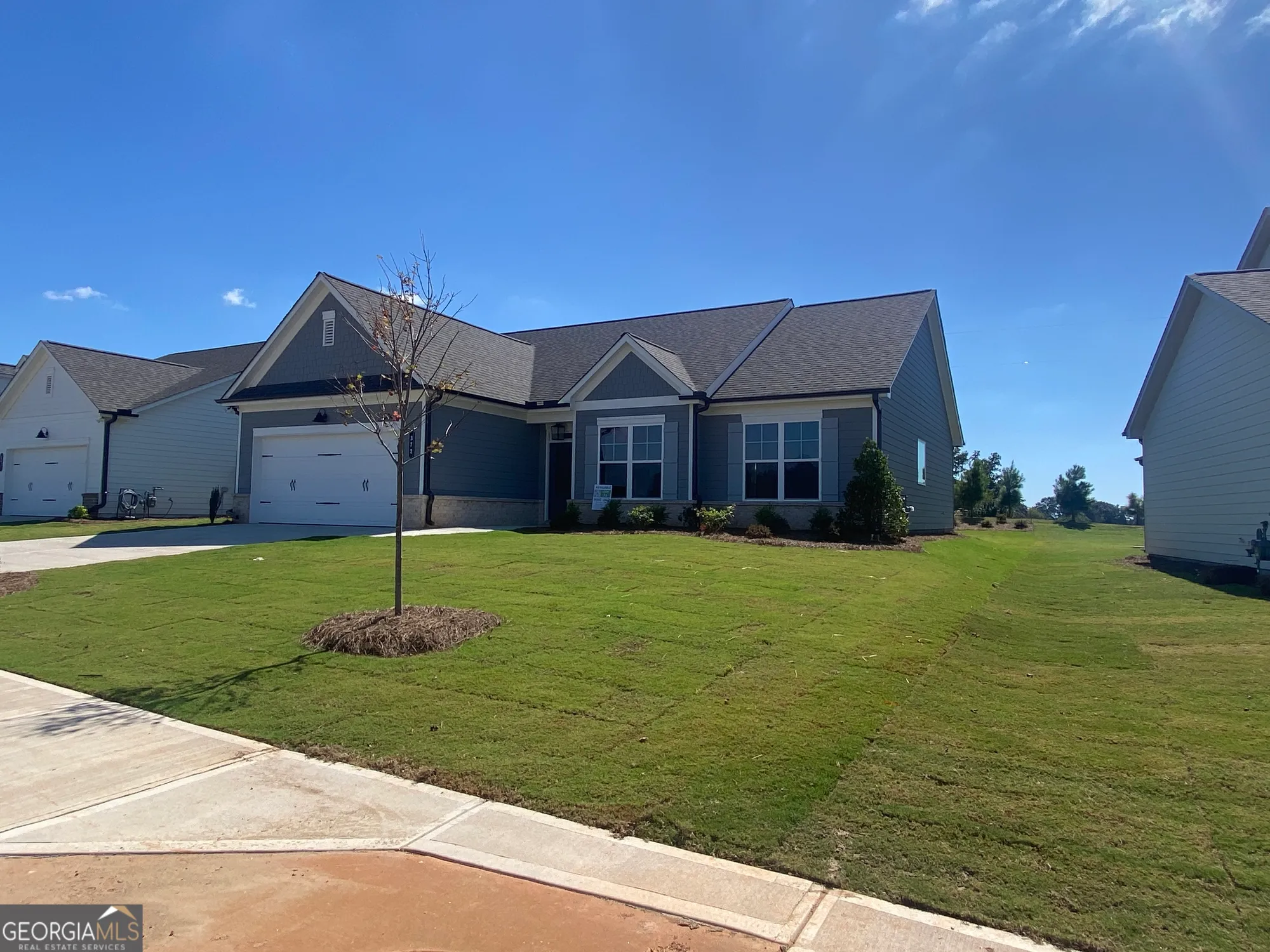 Property Slideshow image 2 of 61 | 372 glenside dr # 76, Jefferson, GA, 30549