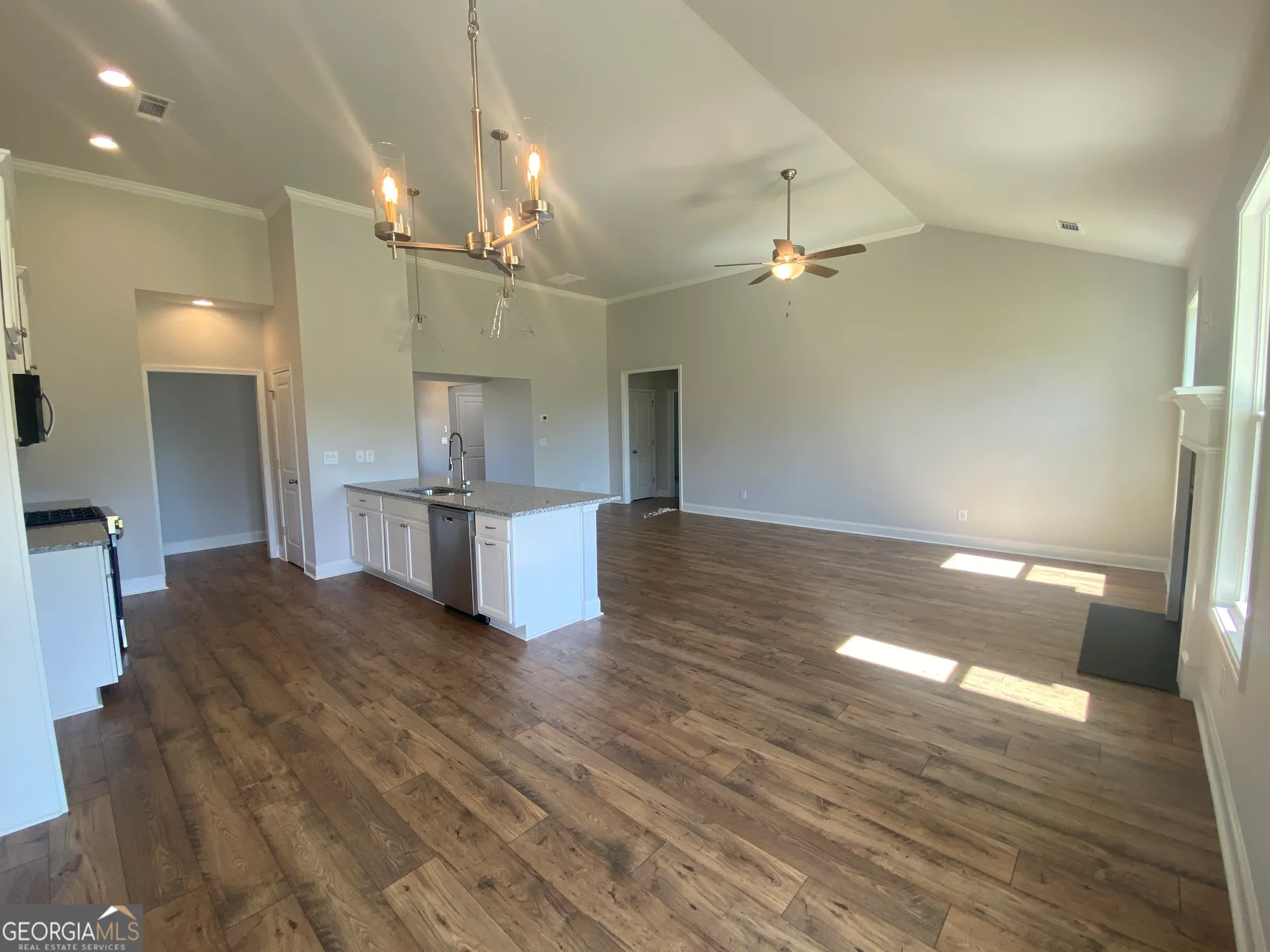 Property Slideshow image 16 of 61 | 372 glenside dr # 76, Jefferson, GA, 30549