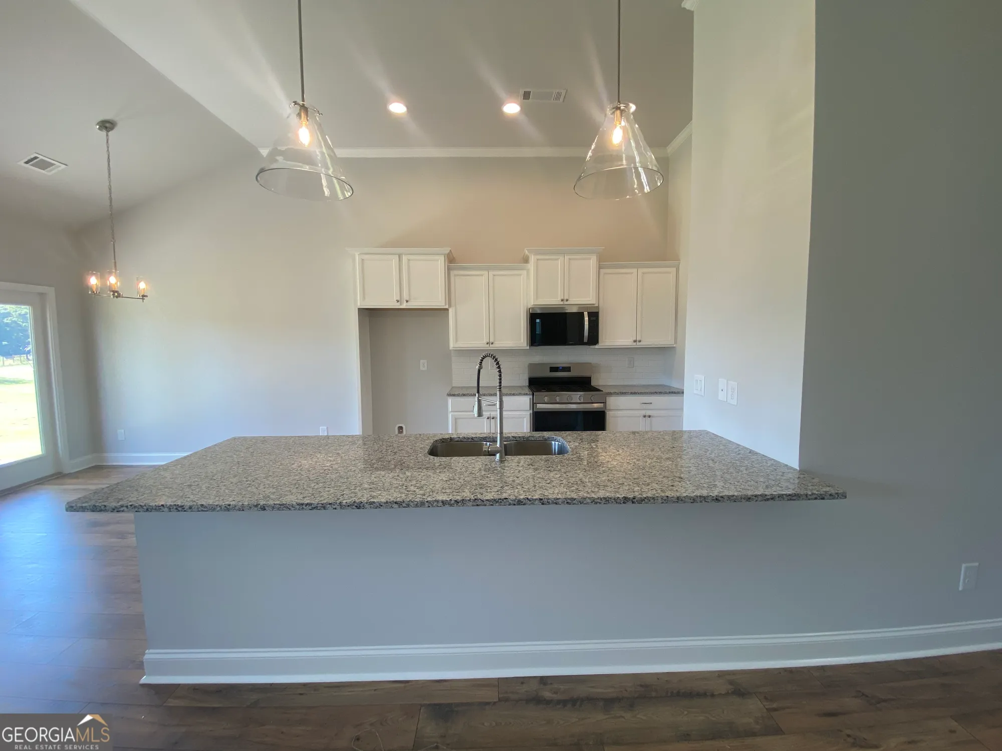 Property Slideshow image 12 of 61 | 372 glenside dr # 76, Jefferson, GA, 30549