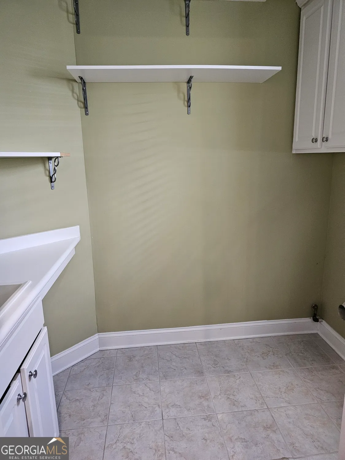 Property Slideshow image 21 of 41 | 5911 chimney rock dr, Hoschton, GA, 30548
