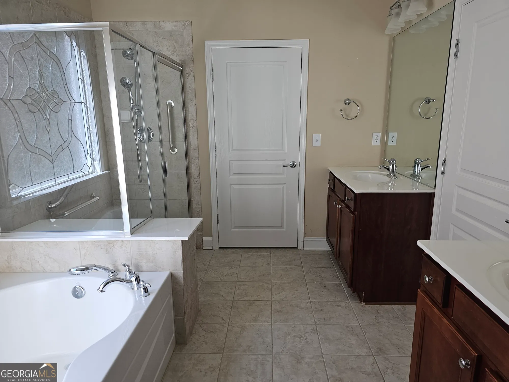 Property Slideshow image 27 of 41 | 5911 chimney rock dr, Hoschton, GA, 30548