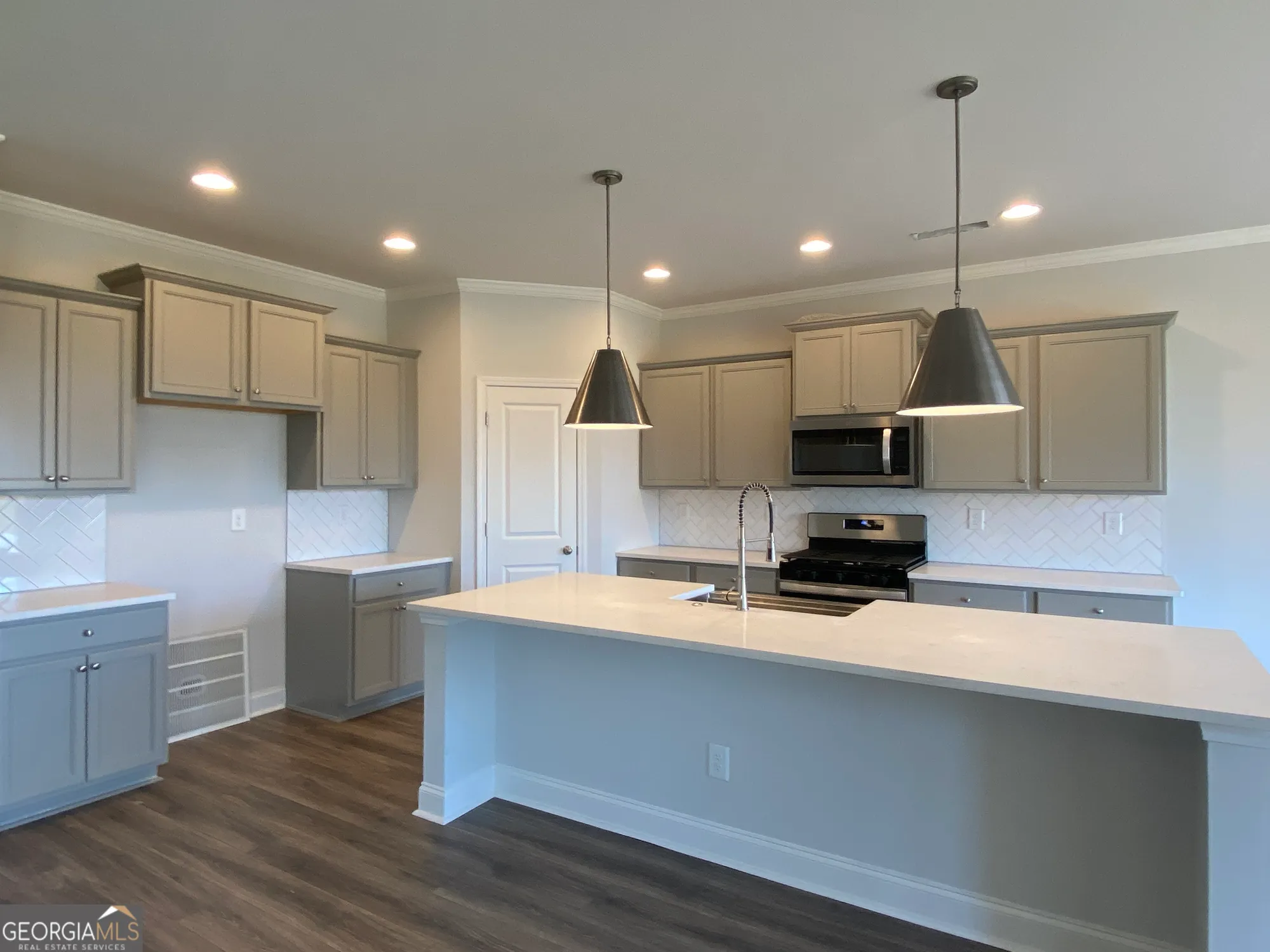 Property Slideshow image 11 of 63 | 233 oakdale rd # 53, Jefferson, GA, 30549