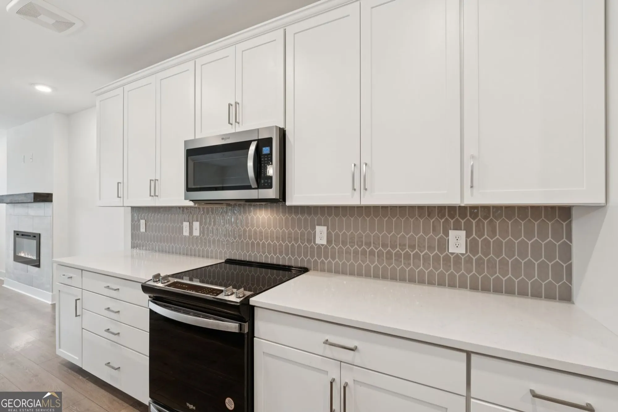 Property Slideshow image 11 of 46 | 3321 orwell way 3106, Cumming, GA, 30041