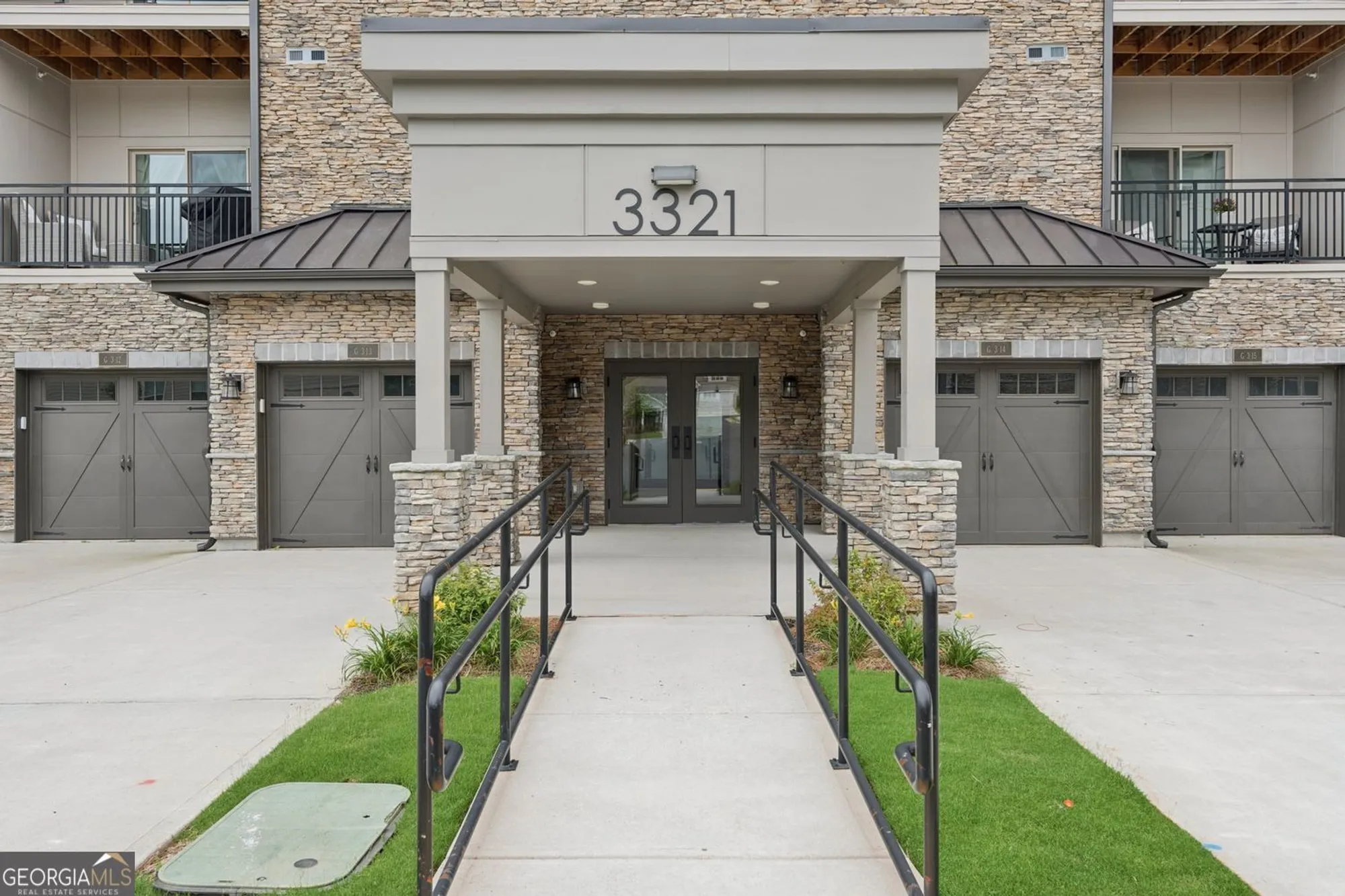 Property Slideshow image 35 of 46 | 3321 orwell way 3106, Cumming, GA, 30041