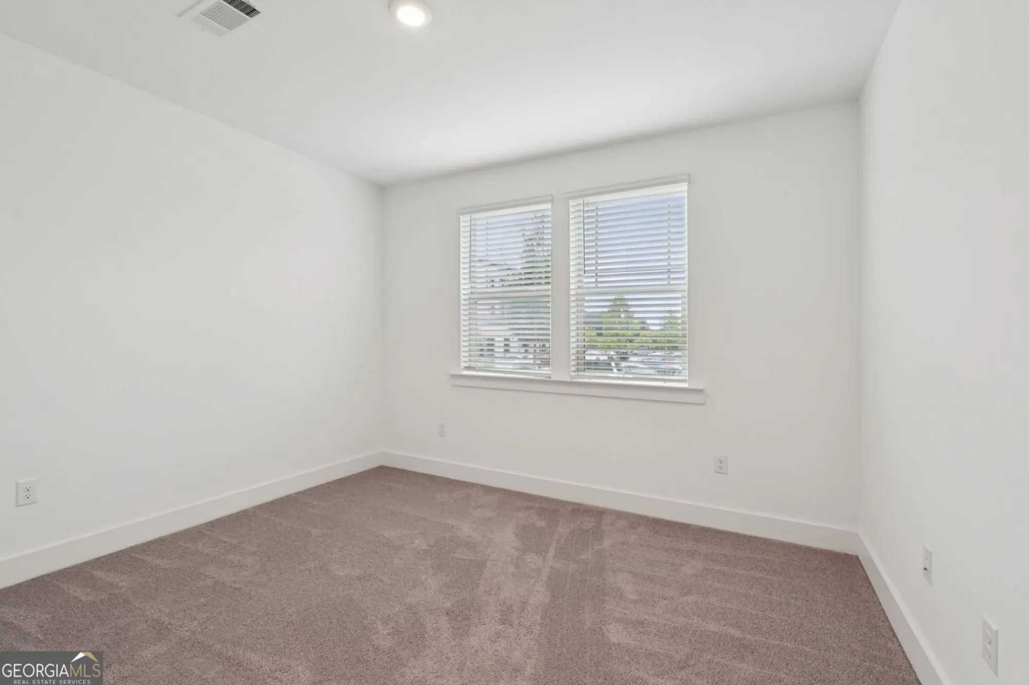 Property Slideshow image 22 of 46 | 3321 orwell way 3106, Cumming, GA, 30041