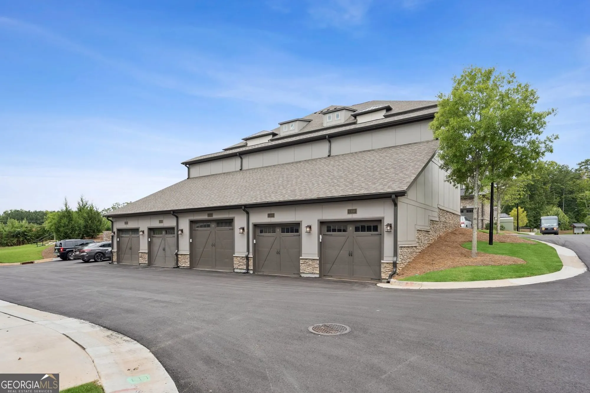 Property Slideshow image 28 of 46 | 3321 orwell way 3106, Cumming, GA, 30041