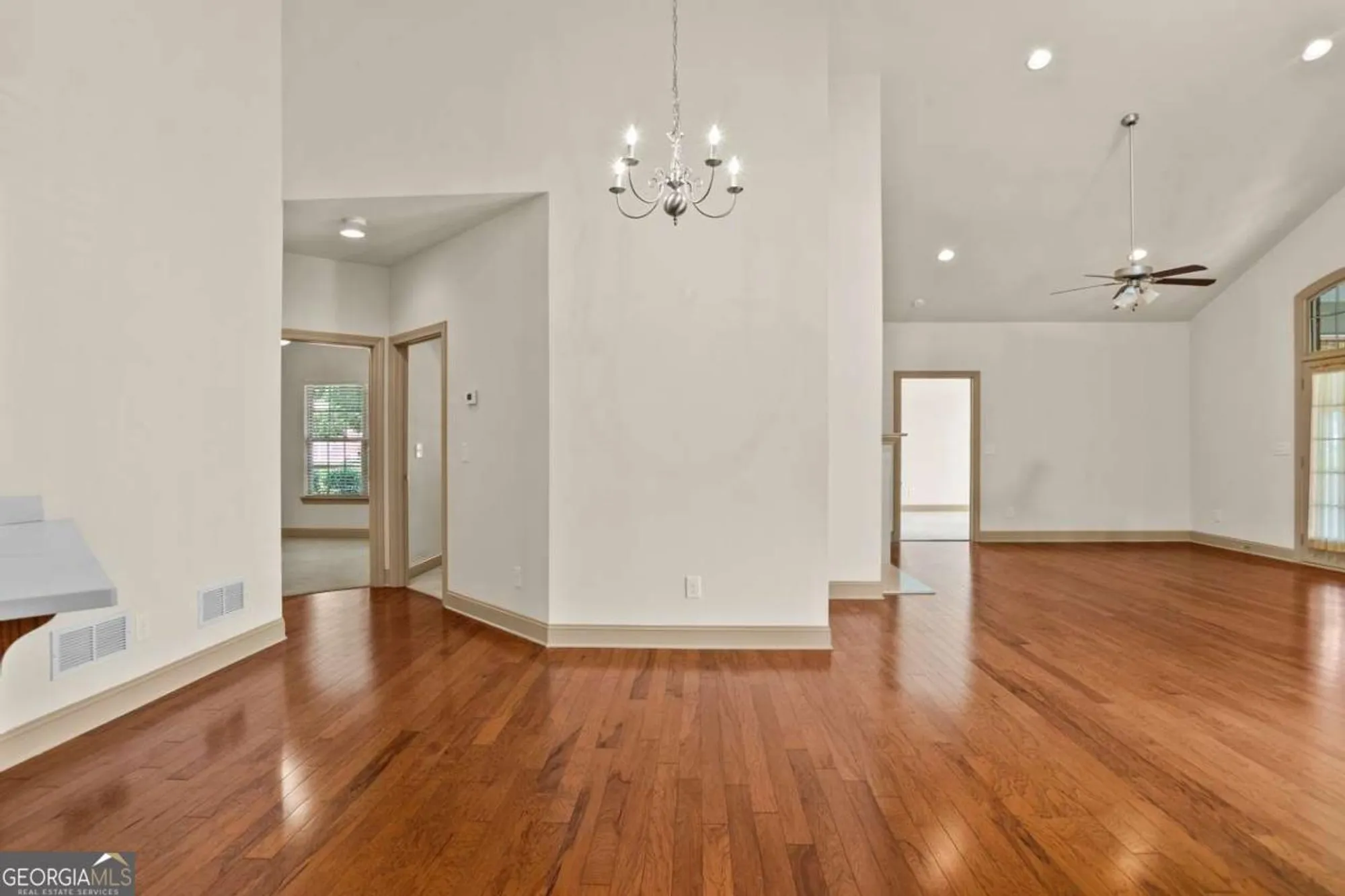 Property Slideshow image 18 of 46 | 120 chastain rd 1407, Kennesaw, GA, 30144