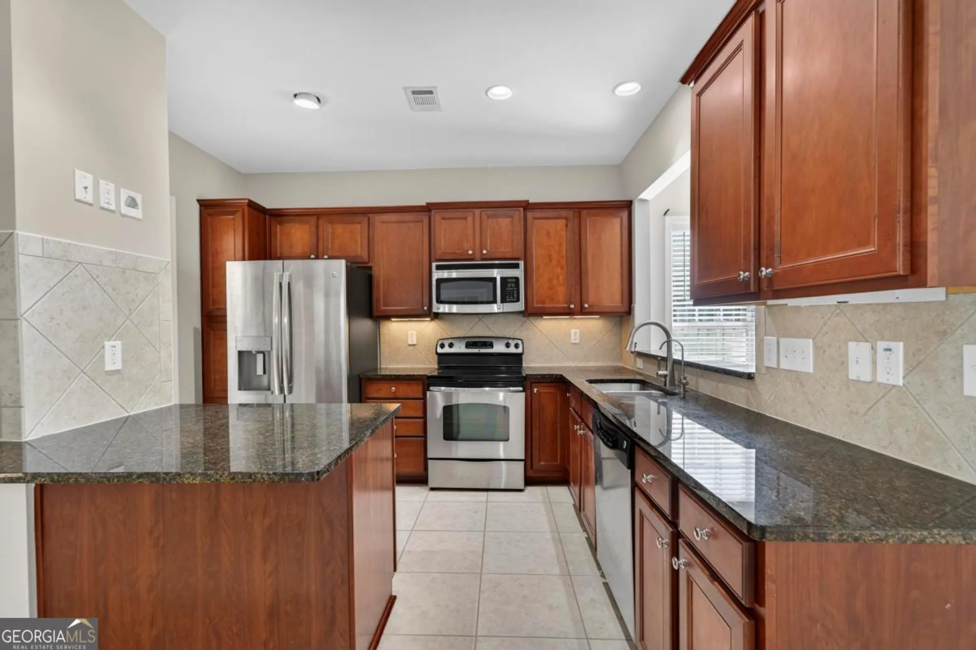 Property Slideshow image 10 of 41 | 1060 summer hollow rd, Greensboro, GA, 30642