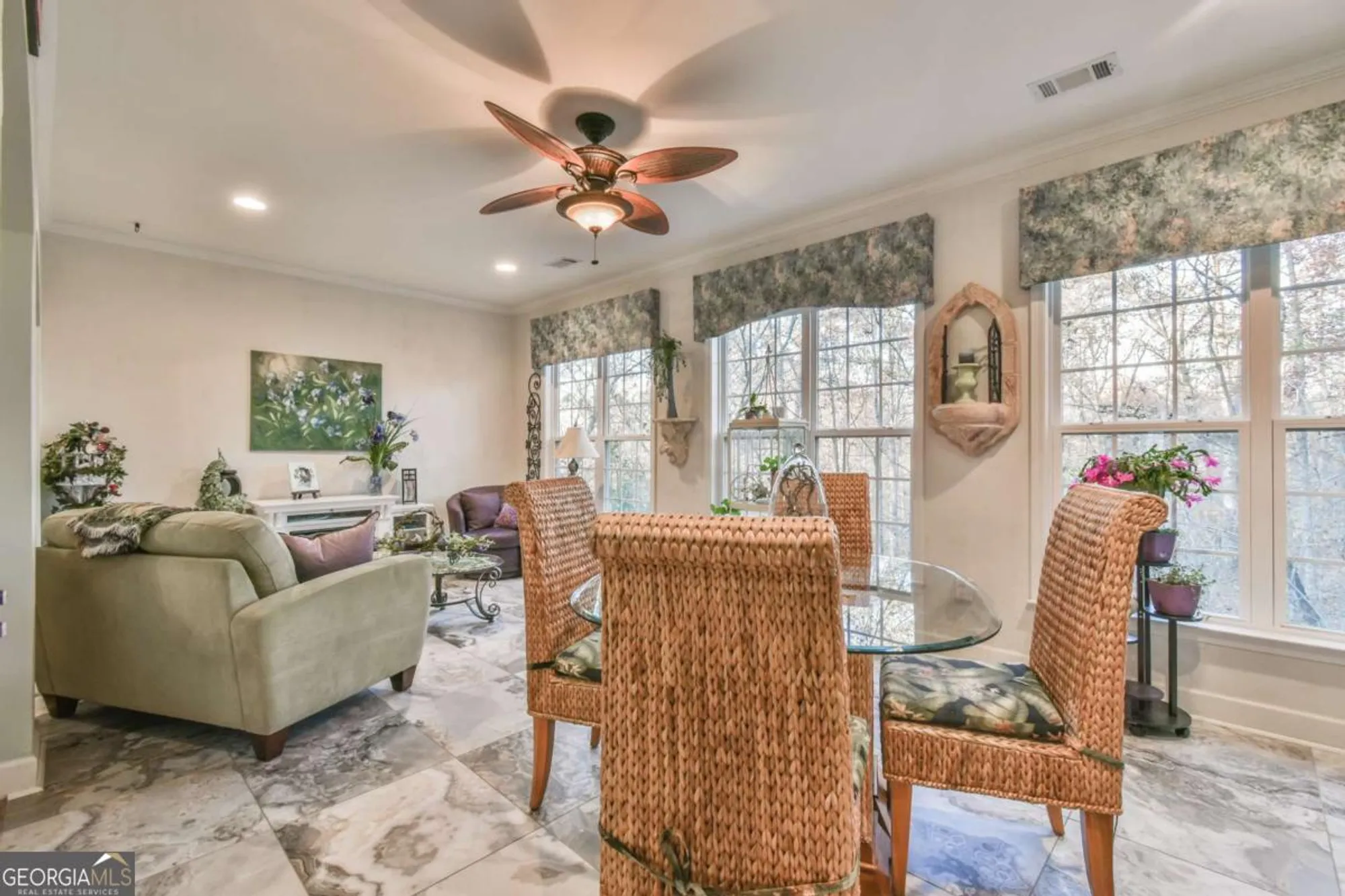 Property Slideshow image 22 of 60 | 6352 falling water ln, Hoschton, GA, 30548