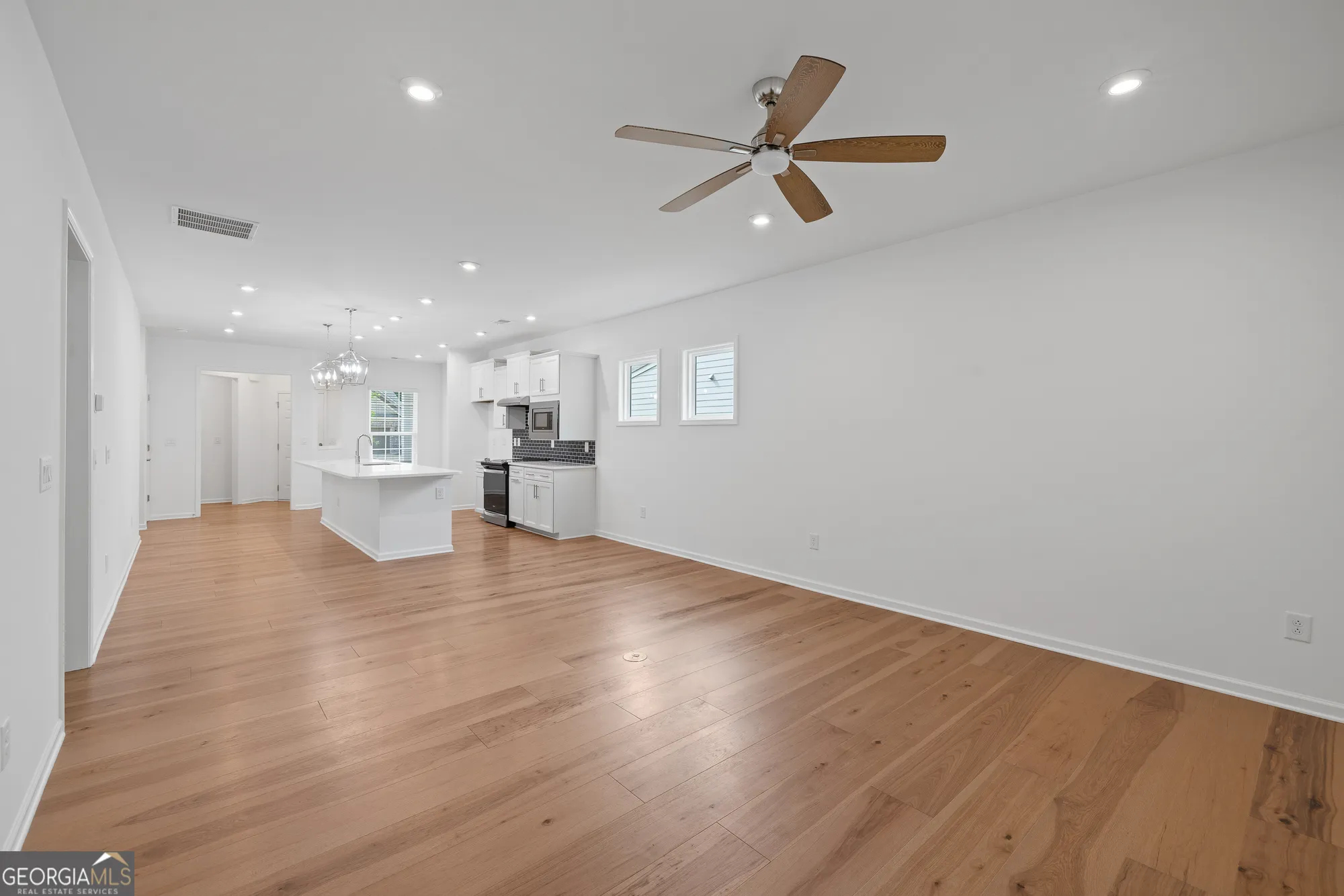 Property Slideshow image 18 of 42 | 1300 starboard way, Greensboro, GA, 30642