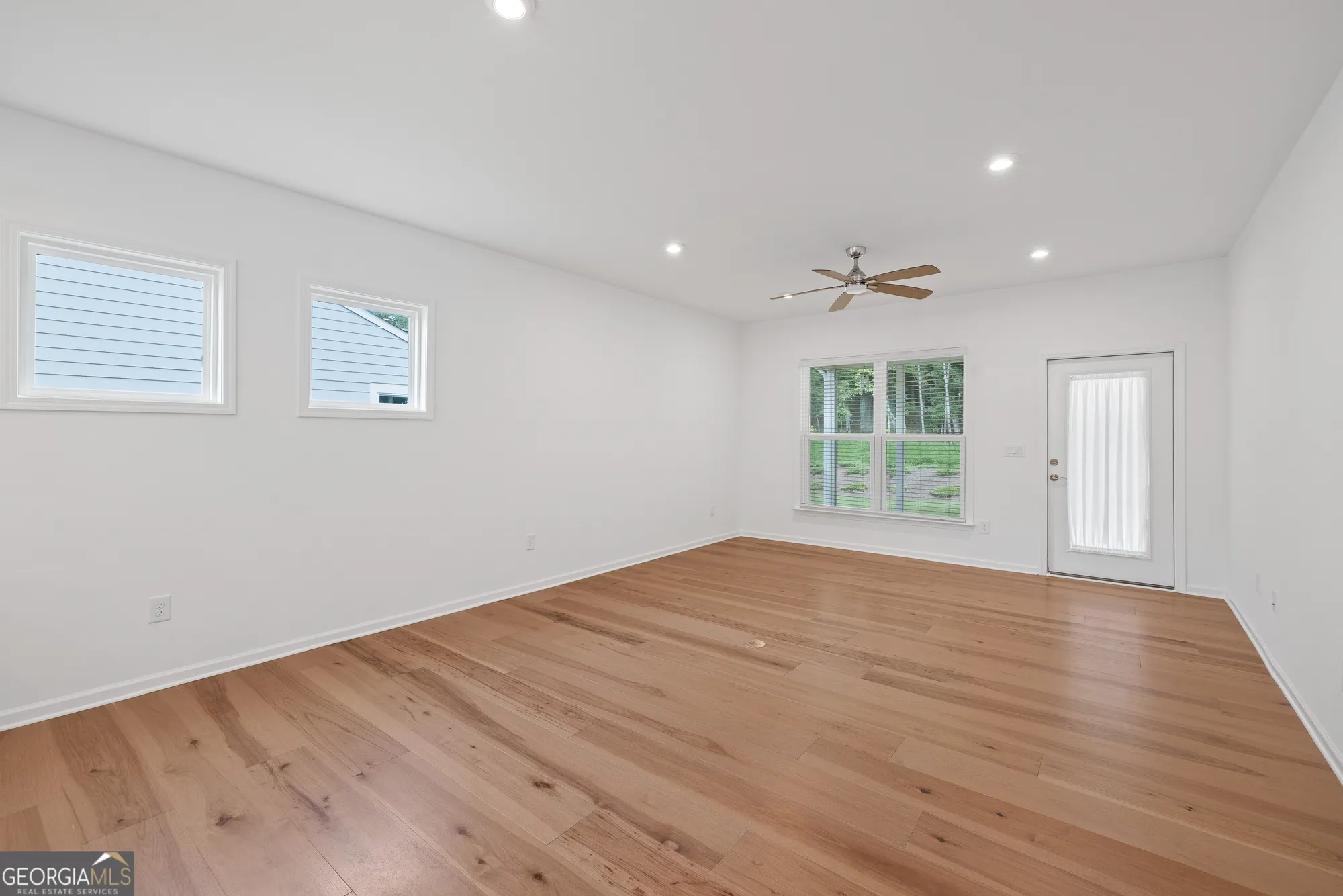 Property Slideshow image 16 of 42 | 1300 starboard way, Greensboro, GA, 30642