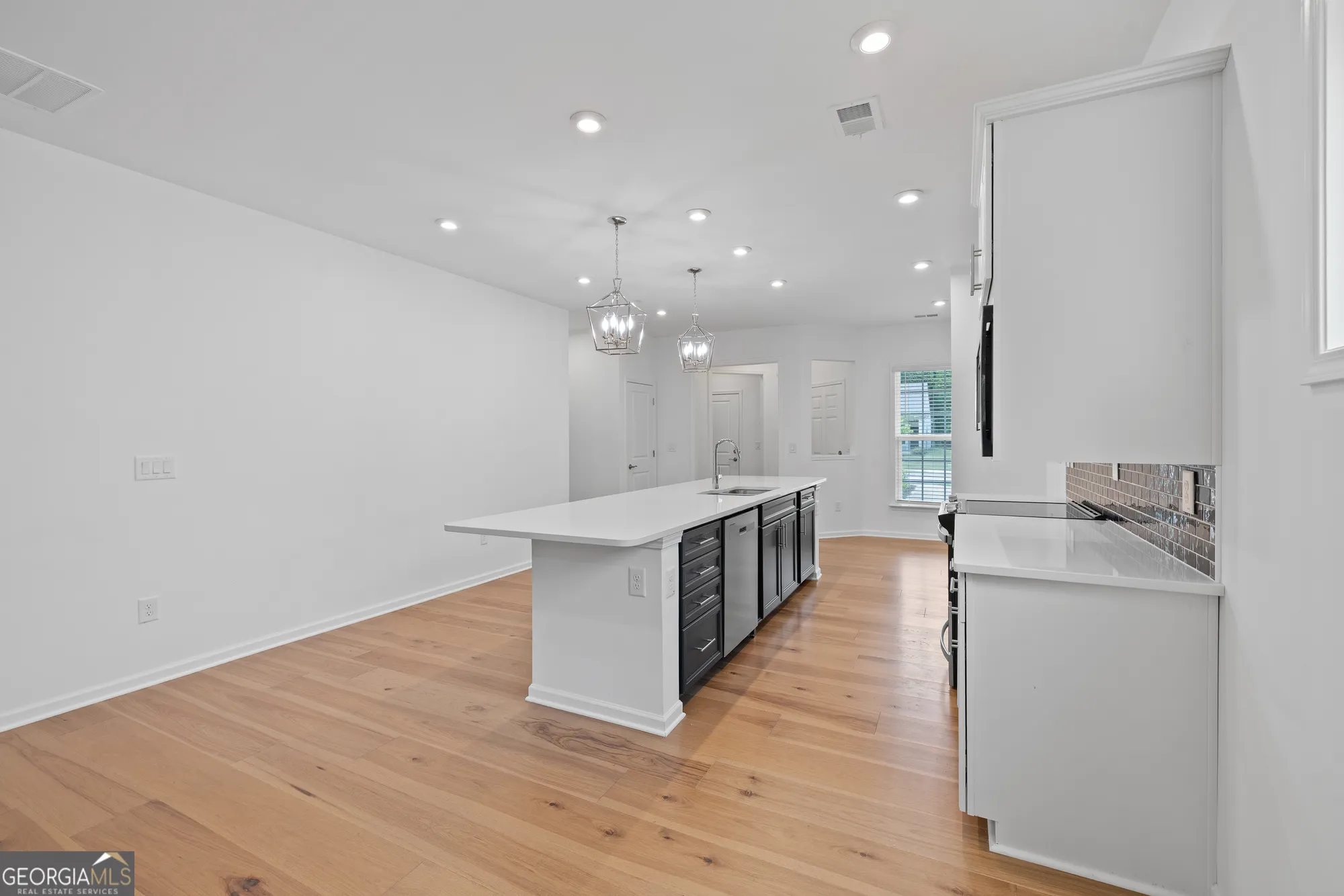 Property Slideshow image 9 of 42 | 1300 starboard way, Greensboro, GA, 30642