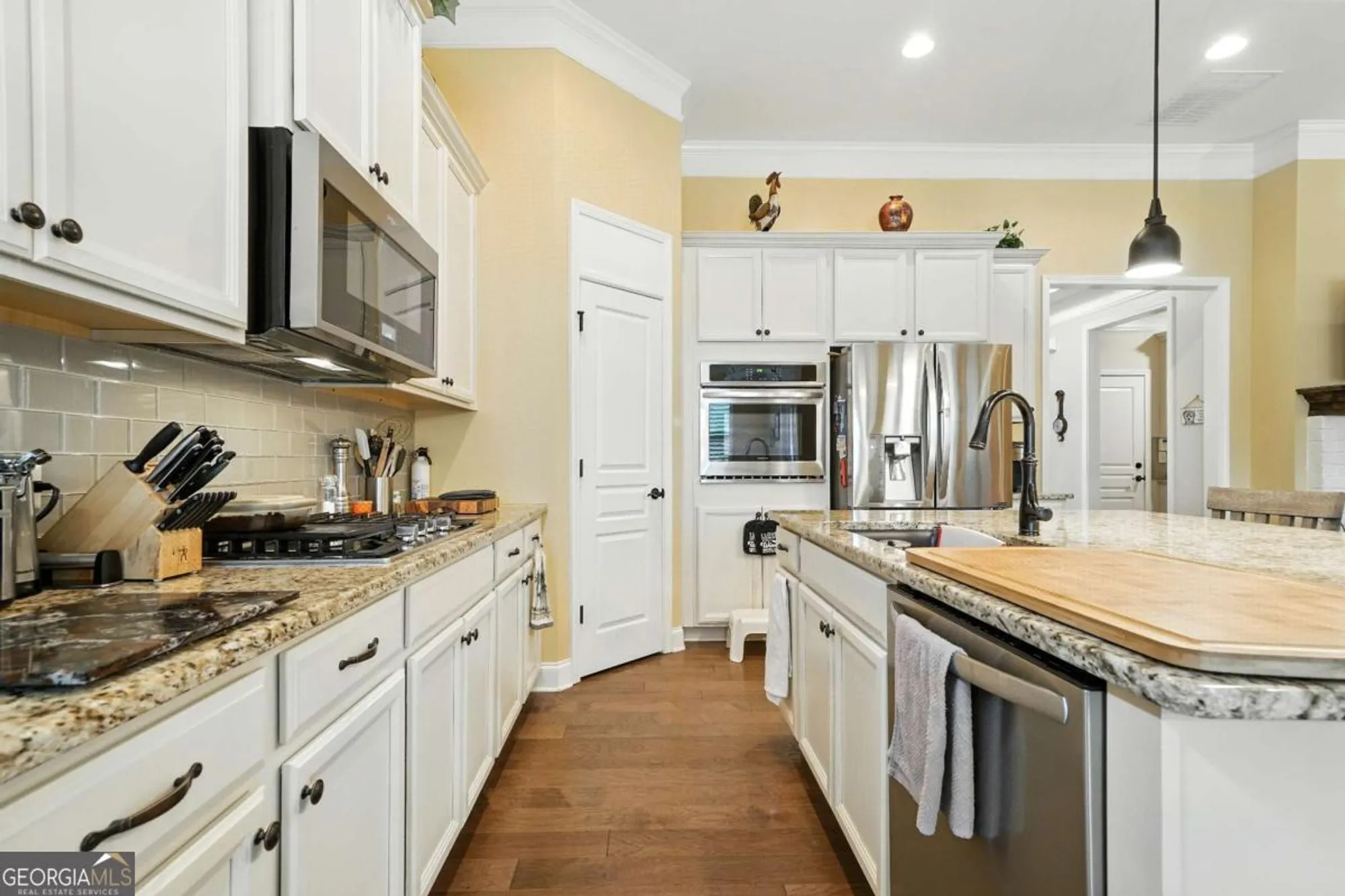 Property Slideshow image 37 of 40 | 402 laurel spring ct, Canton, GA, 30114