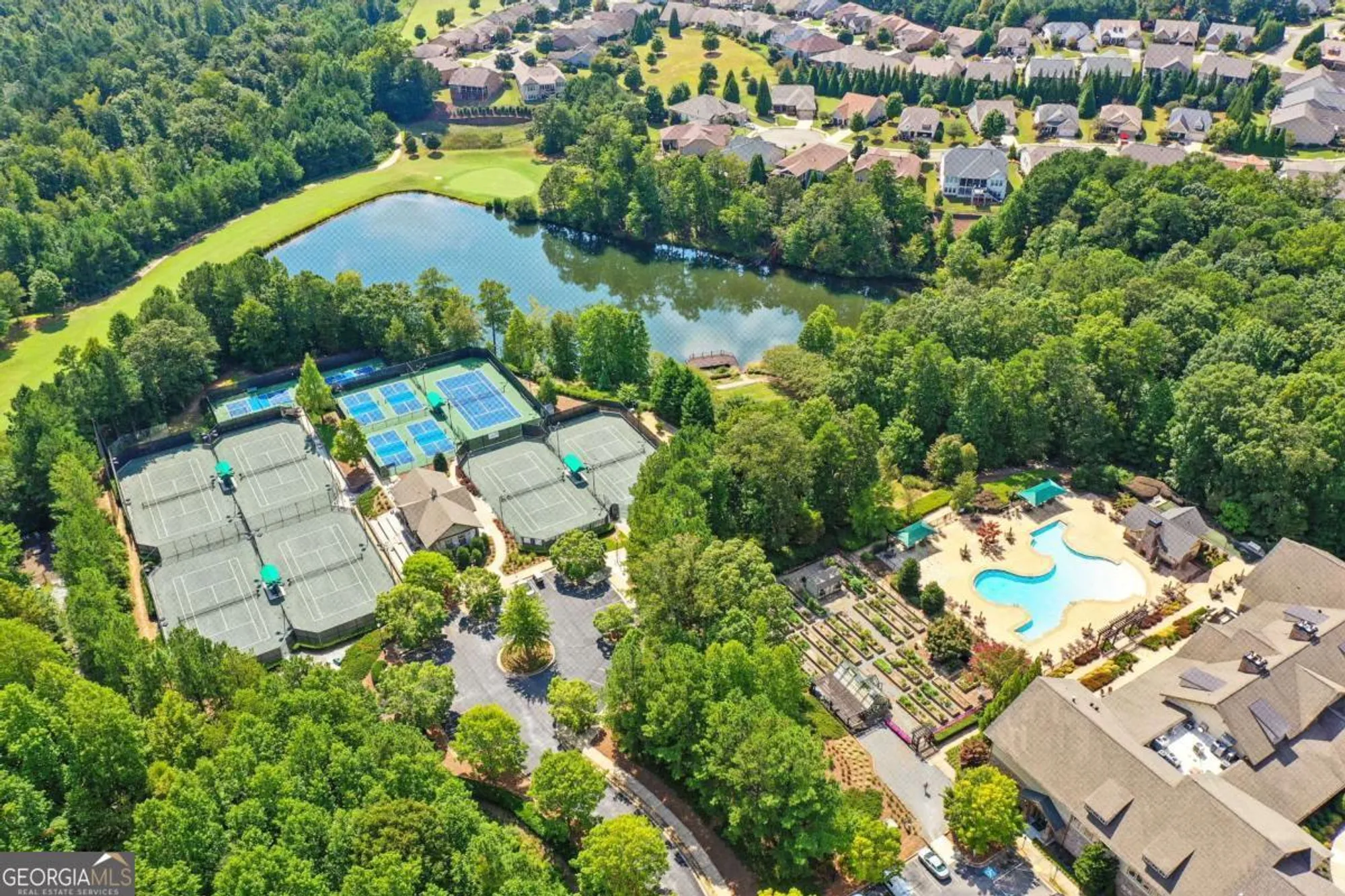 Property Slideshow image 15 of 40 | 402 laurel spring ct, Canton, GA, 30114