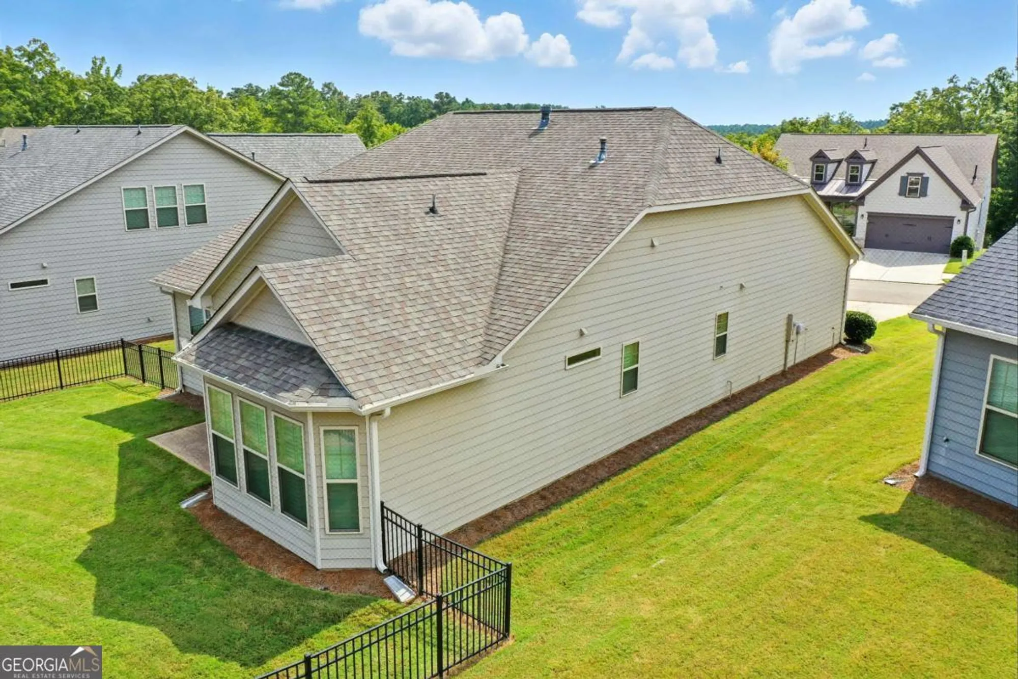 Property Slideshow image 8 of 40 | 402 laurel spring ct, Canton, GA, 30114