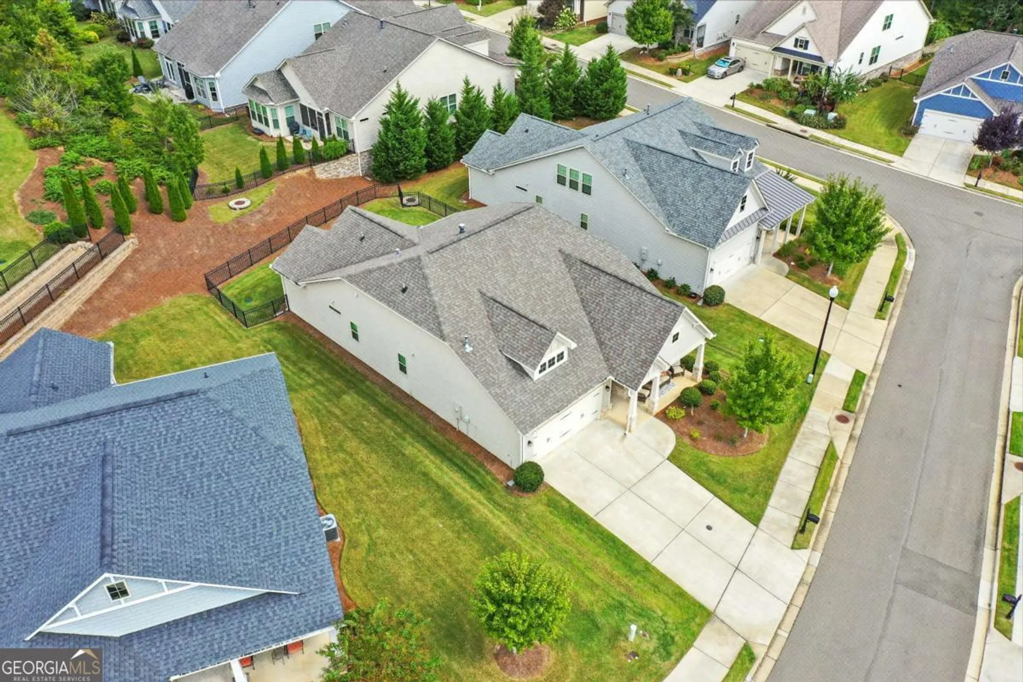 Property Slideshow image 6 of 40 | 402 laurel spring ct, Canton, GA, 30114