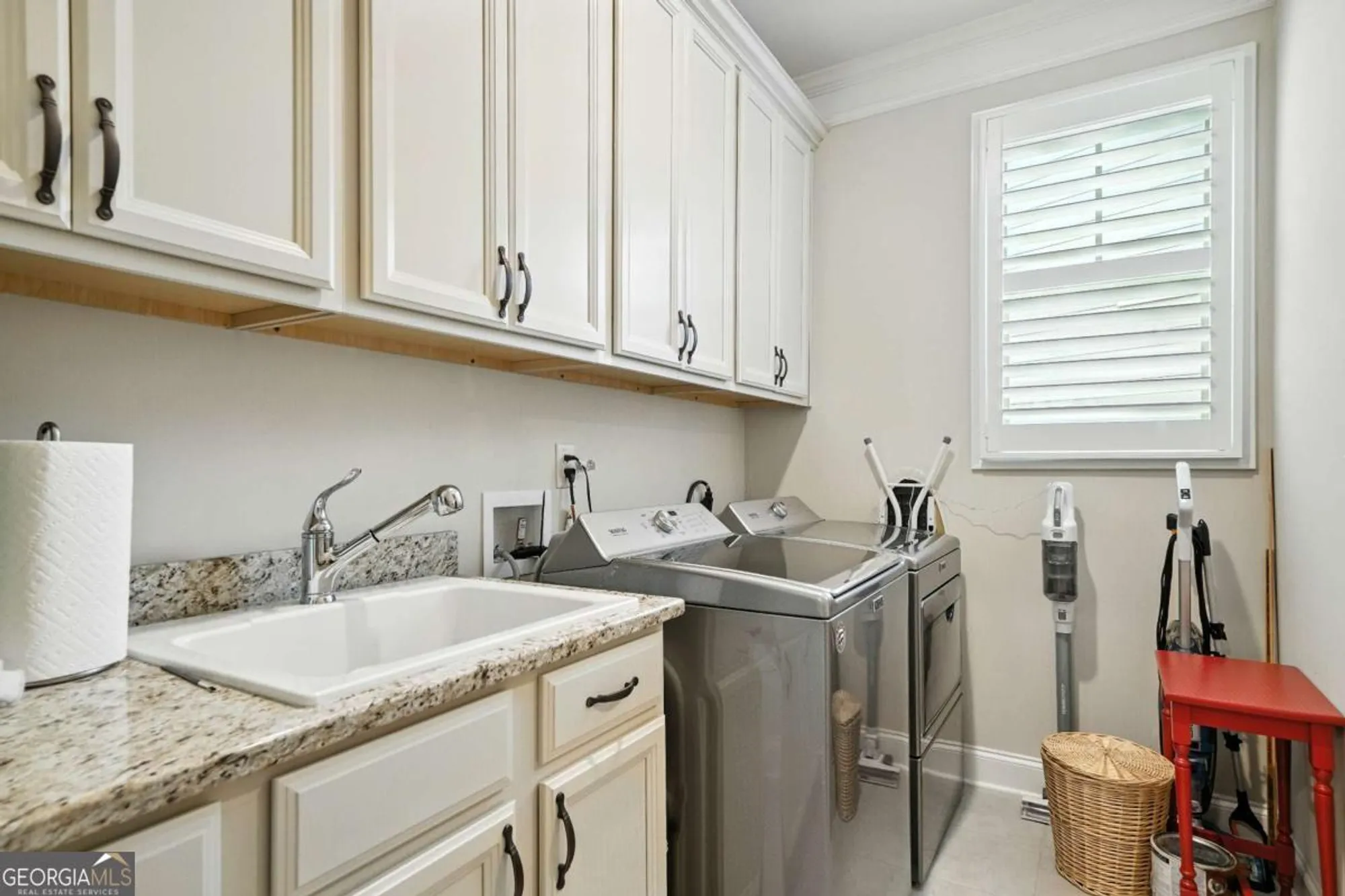 Property Slideshow image 22 of 40 | 402 laurel spring ct, Canton, GA, 30114