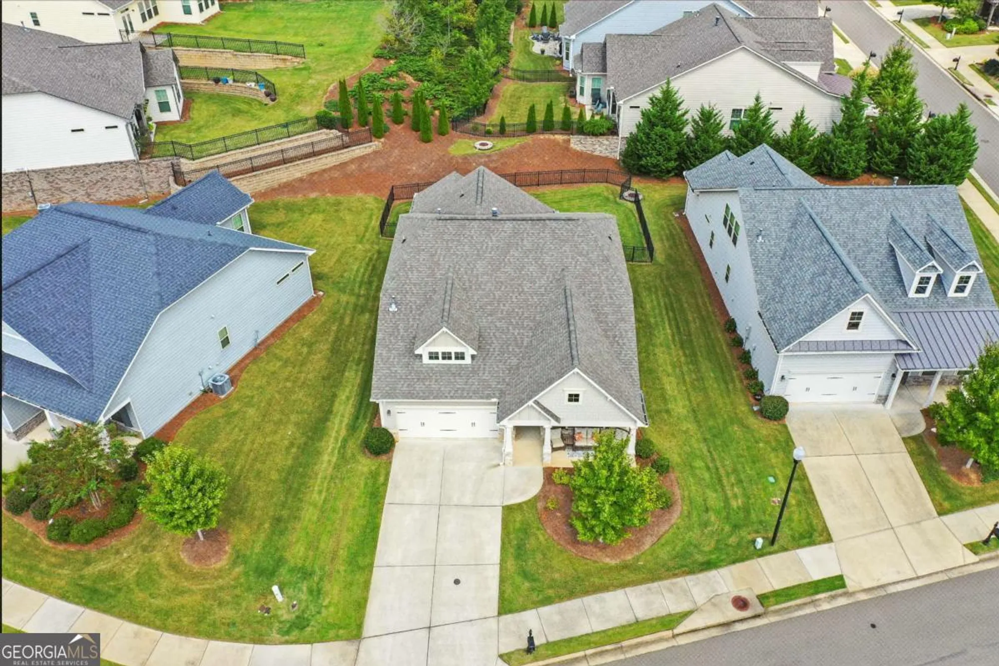 Property Slideshow image 5 of 40 | 402 laurel spring ct, Canton, GA, 30114