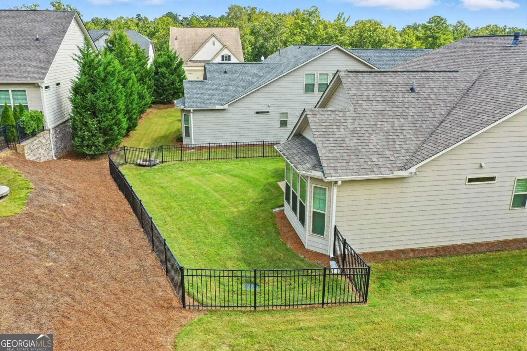Property Slideshow image 9 of 40 | 402 laurel spring ct, Canton, GA, 30114