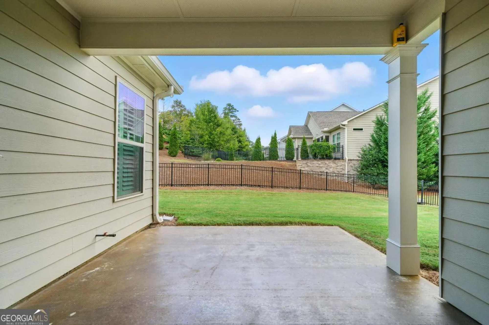 Property Slideshow image 38 of 40 | 402 laurel spring ct, Canton, GA, 30114