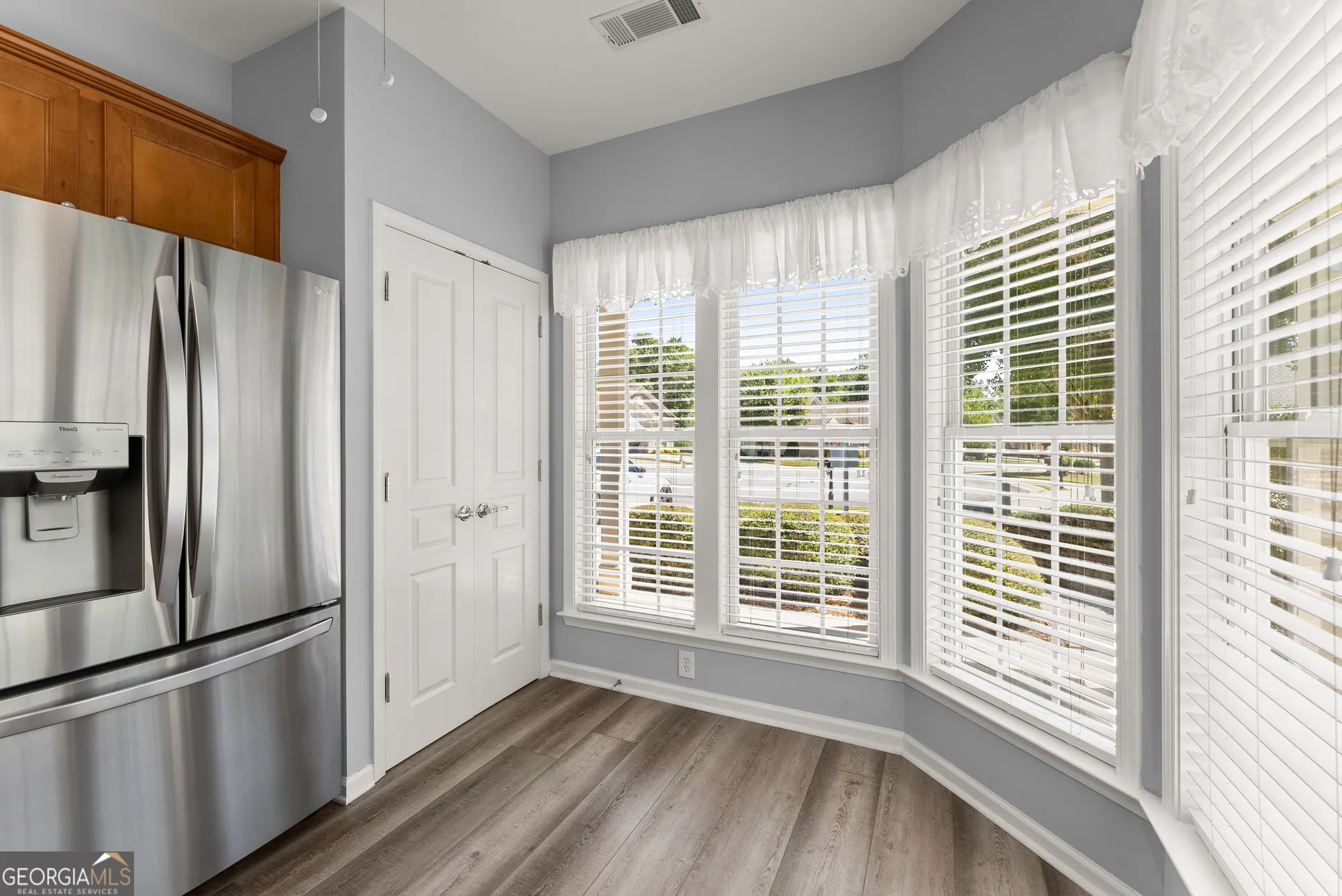 Property Slideshow image 4 of 48 | 6247 longleaf dr, Hoschton, GA, 30548