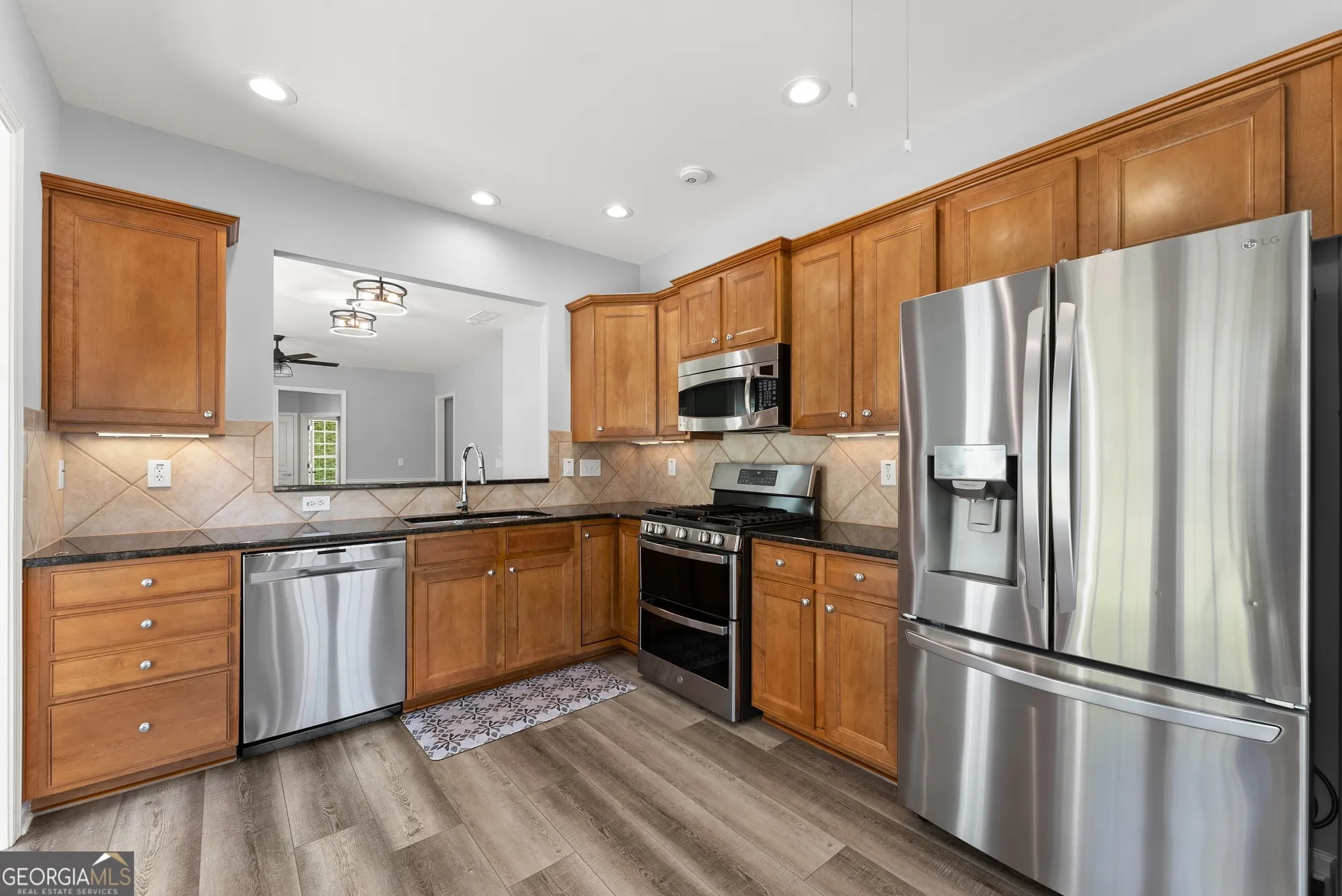 Property Slideshow image 7 of 48 | 6247 longleaf dr, Hoschton, GA, 30548