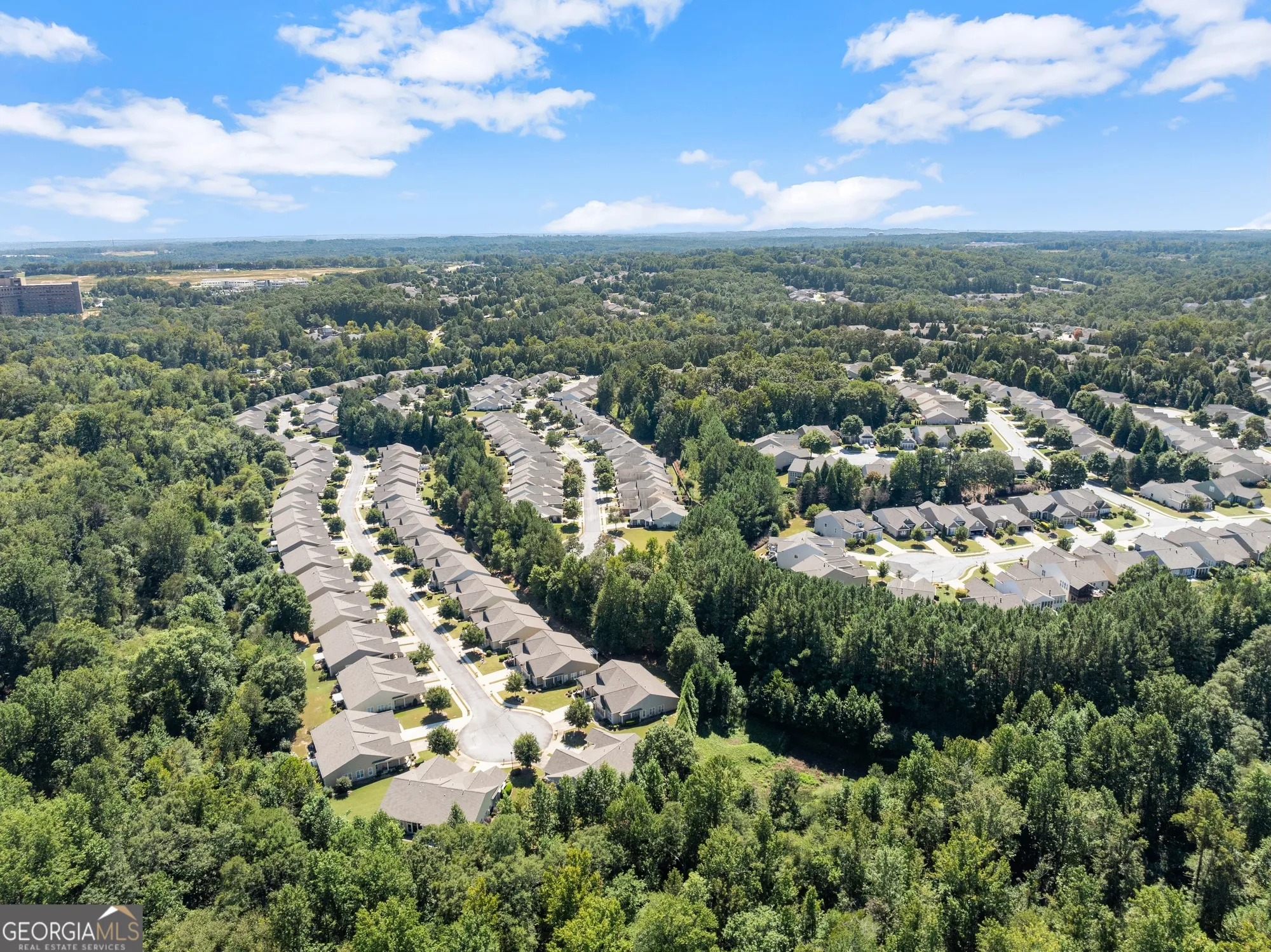 Property Slideshow image 32 of 48 | 6247 longleaf dr, Hoschton, GA, 30548