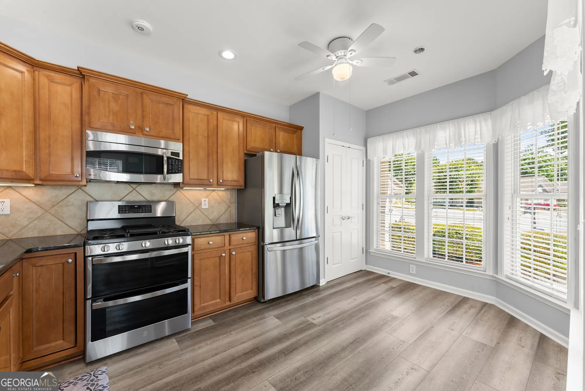 Property Slideshow image 5 of 48 | 6247 longleaf dr, Hoschton, GA, 30548