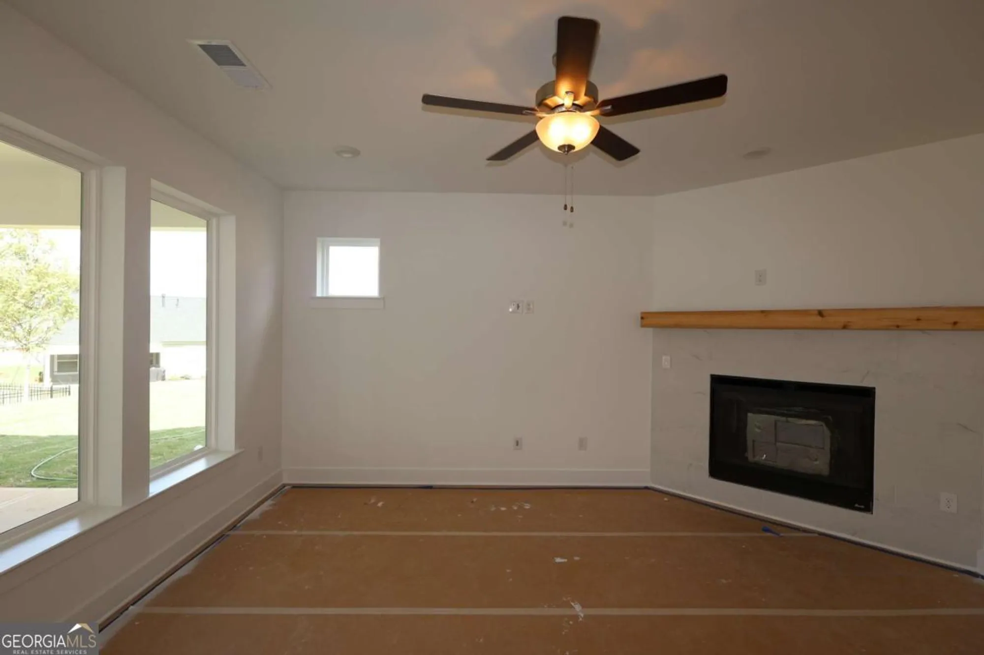 Property Slideshow image 13 of 16 | 1045 pine bark ln, Canton, GA, 30114