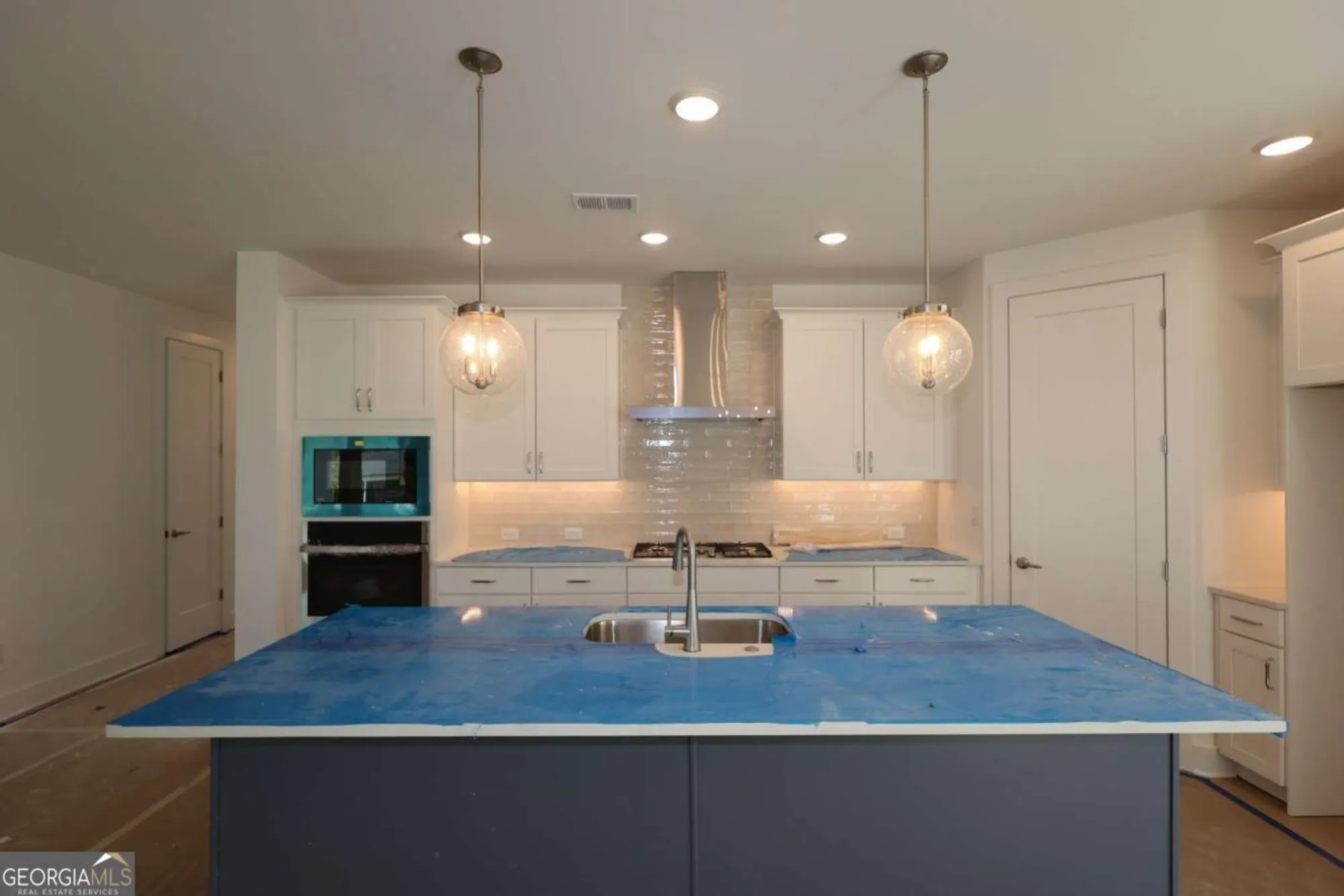 Property Slideshow image 7 of 16 | 1045 pine bark ln, Canton, GA, 30114