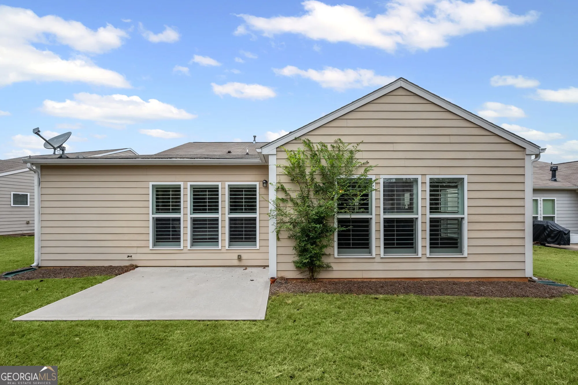 Property Slideshow image 38 of 42 | 402 larch looper dr na, Griffin, GA, 30223