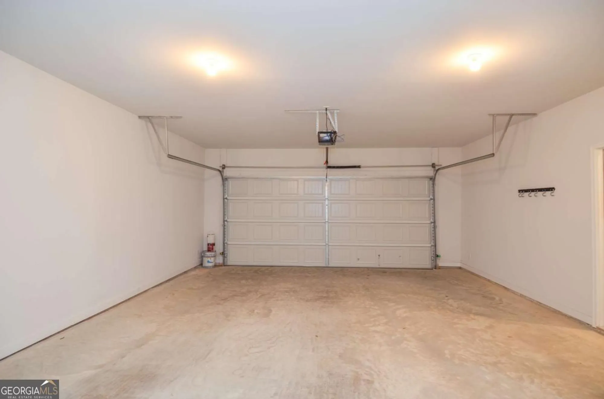 Property Slideshow image 31 of 45 | 2562 rathburn cir, Loganville, GA, 30052