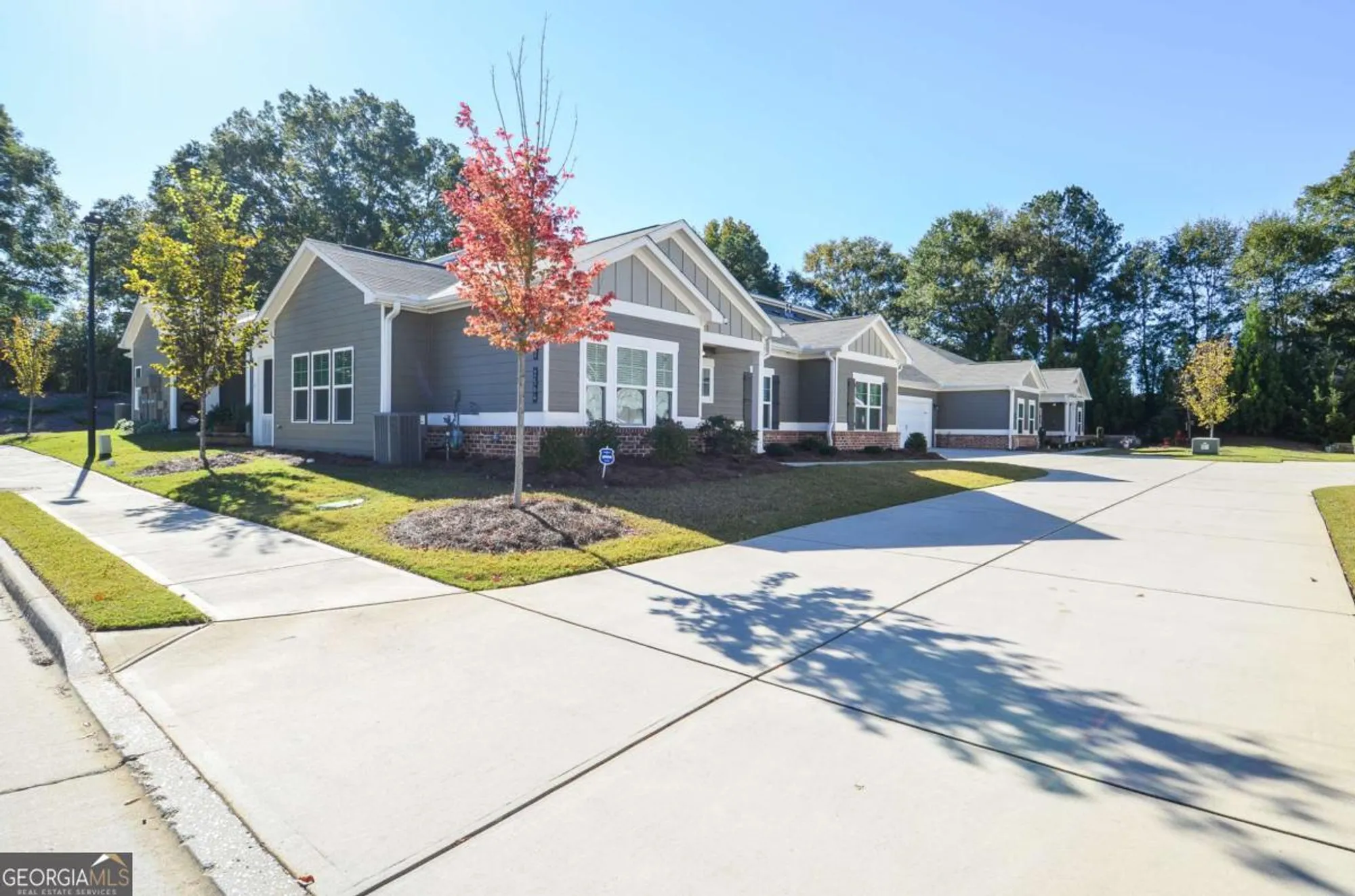 Property Slideshow image 2 of 45 | 2562 rathburn cir, Loganville, GA, 30052