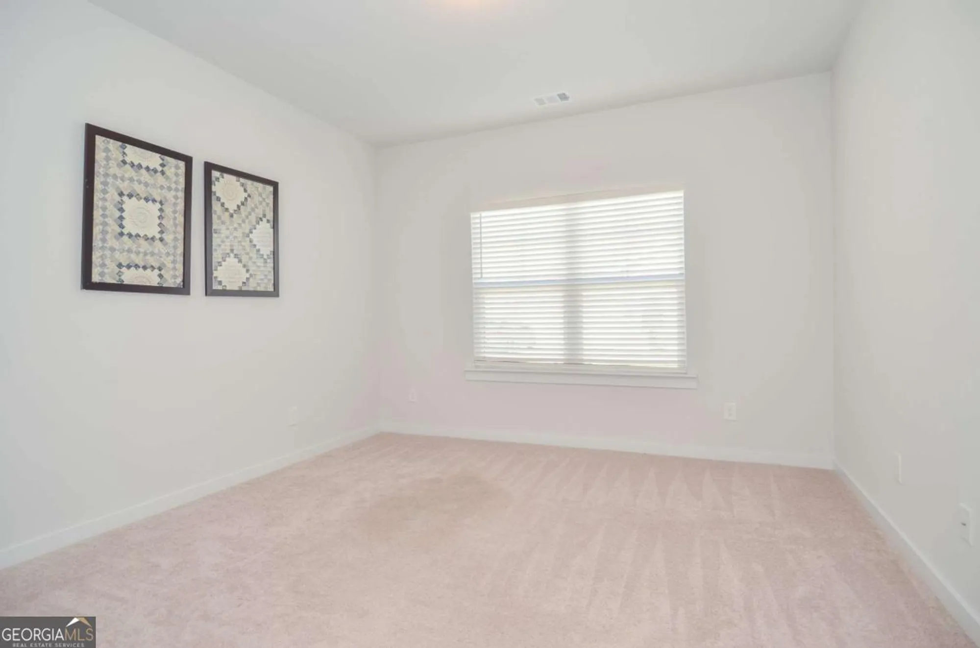 Property Slideshow image 28 of 45 | 2562 rathburn cir, Loganville, GA, 30052