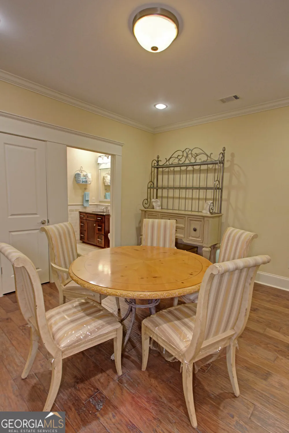 Property Slideshow image 41 of 72 | 2689 middlecreek way # 2689, Cumming, GA, 30041
