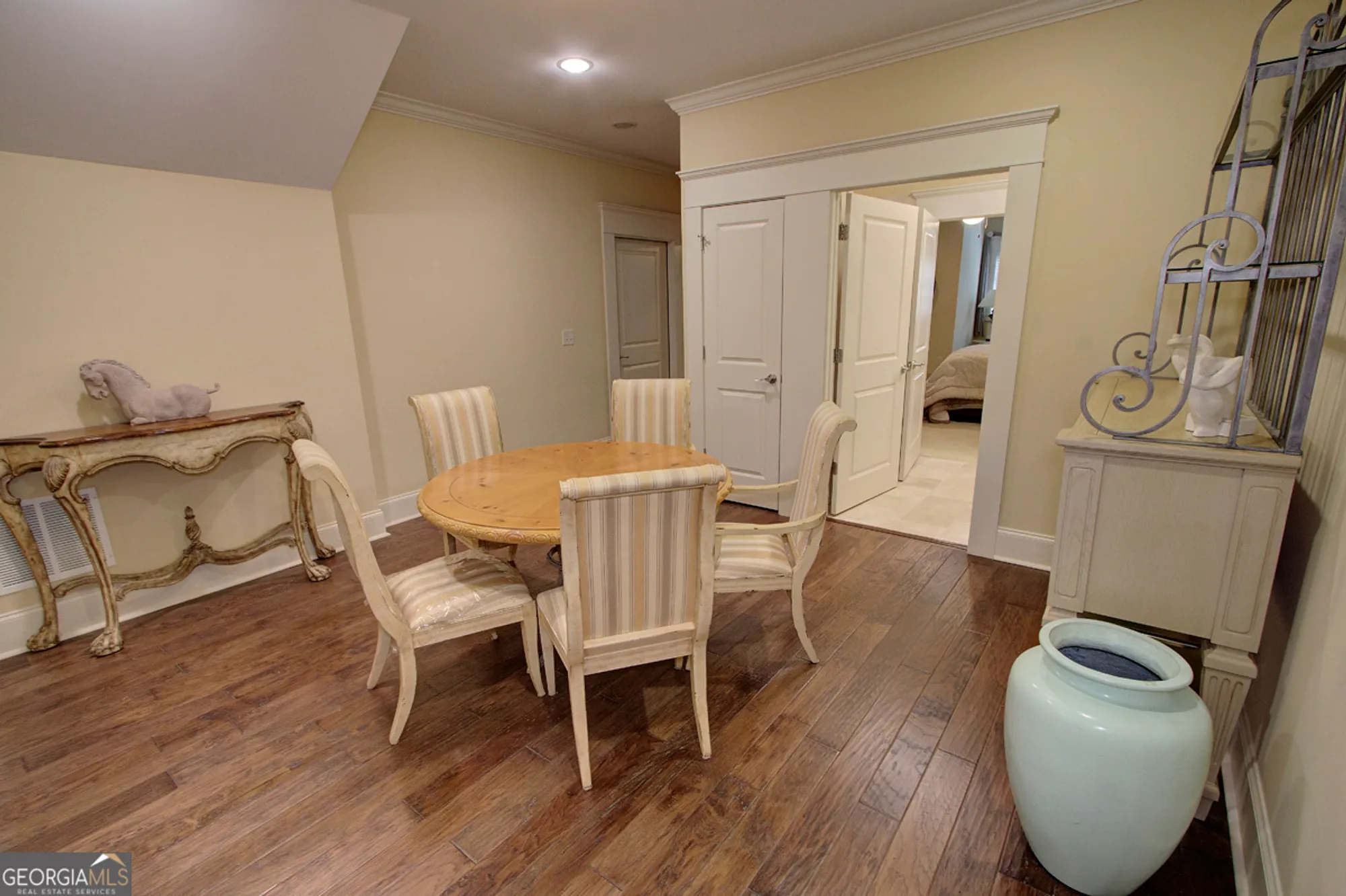 Property Slideshow image 39 of 72 | 2689 middlecreek way # 2689, Cumming, GA, 30041