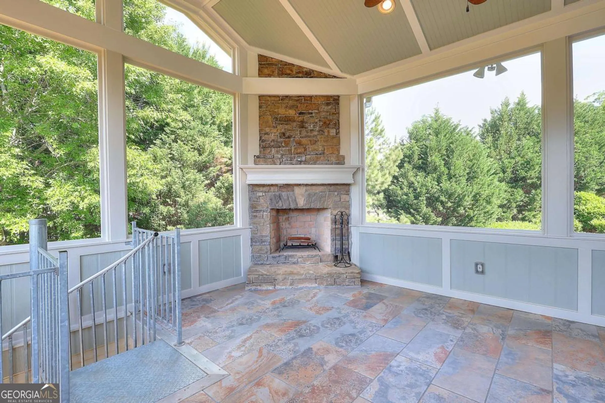 Property Slideshow image 6 of 75 | 1010 overlook cv, Greensboro, GA, 30642